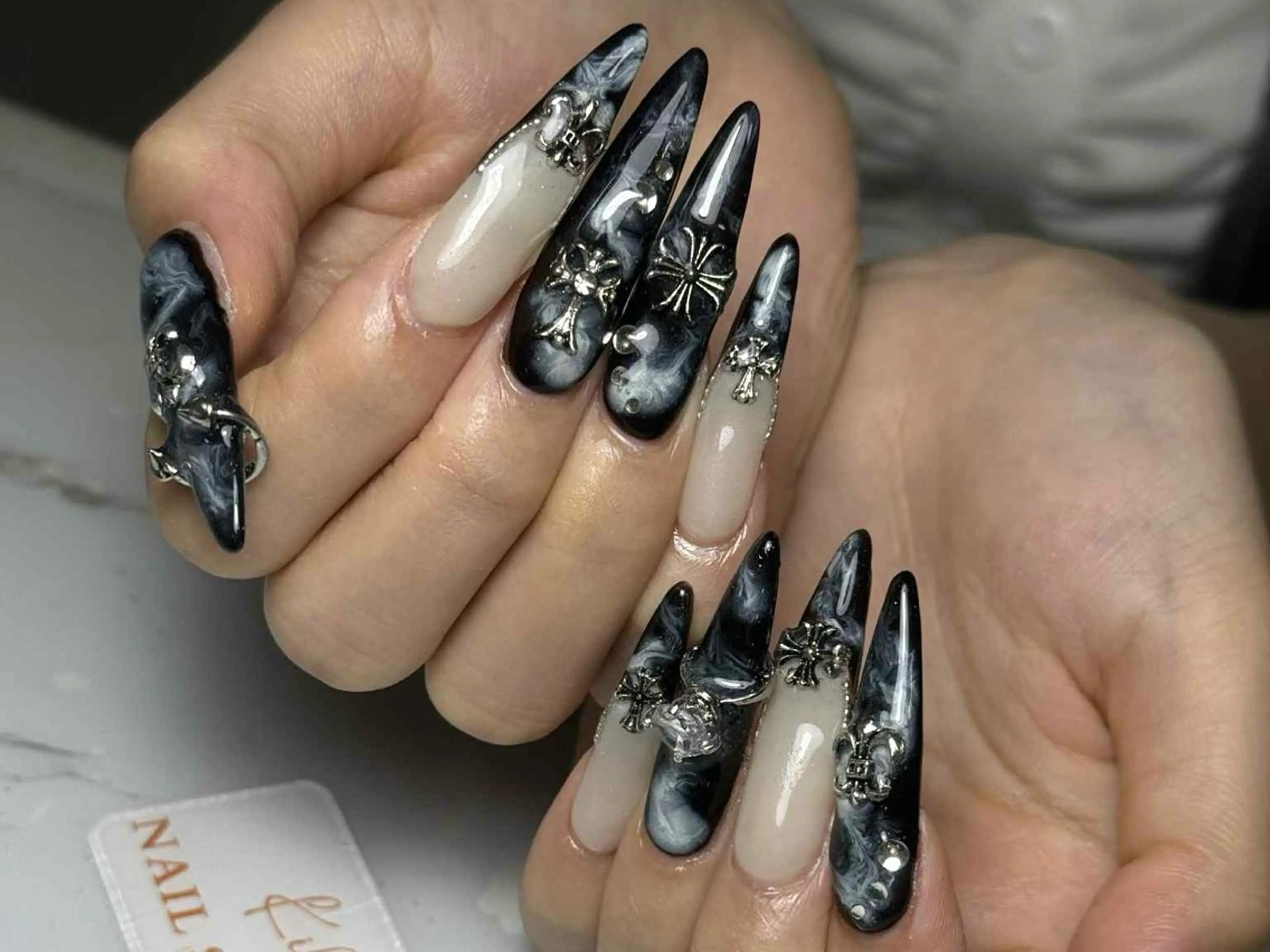 ネイル アートネイル フレンチネイル ジェルネイル グラデーション 韓国ネイル ハンドネイル ハンドケア さくら💮💮 【オフ無料】のネイルデザイン