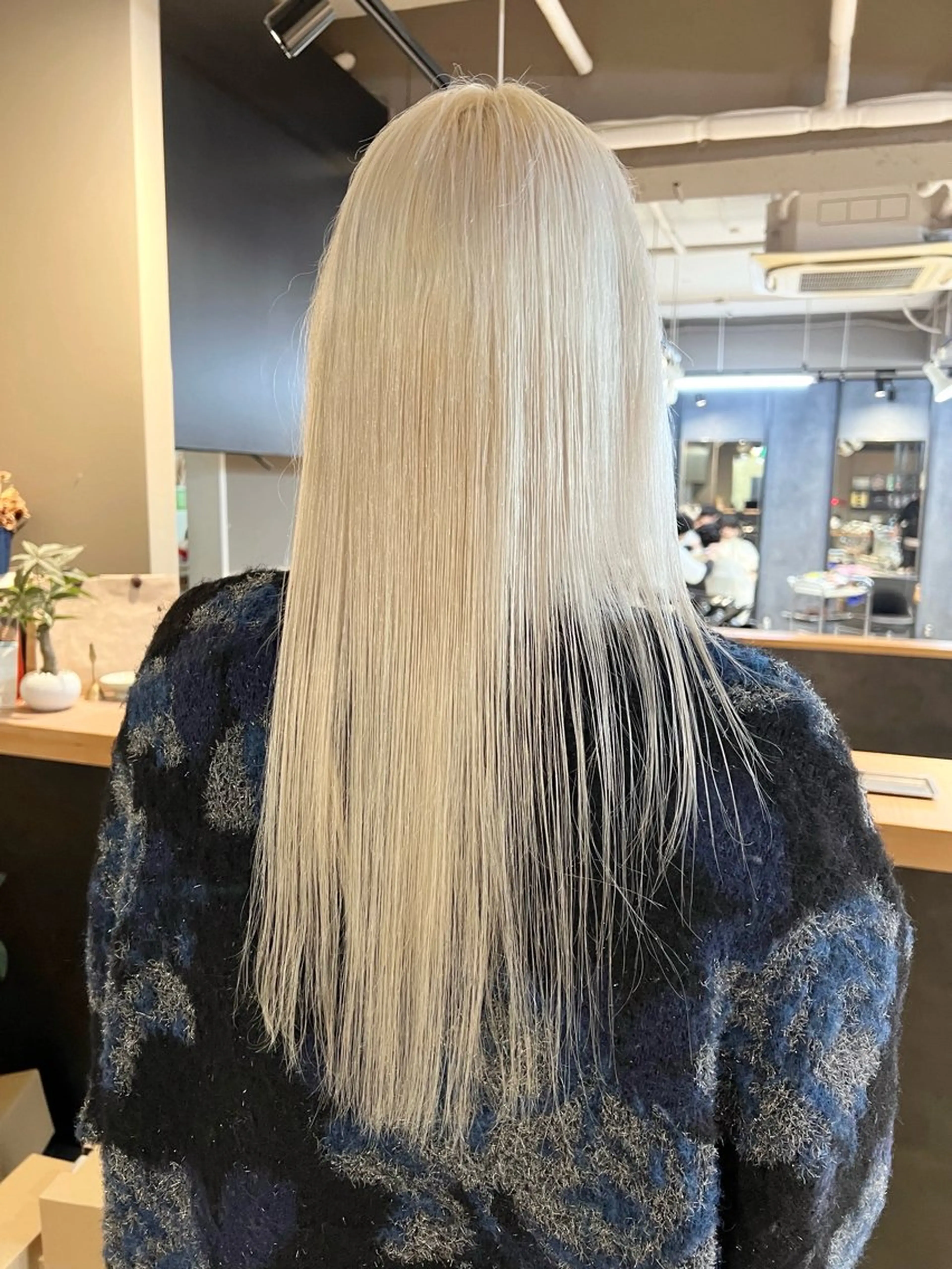 ロング カラー ブリーチ daiki 原宿のヘアスタイル