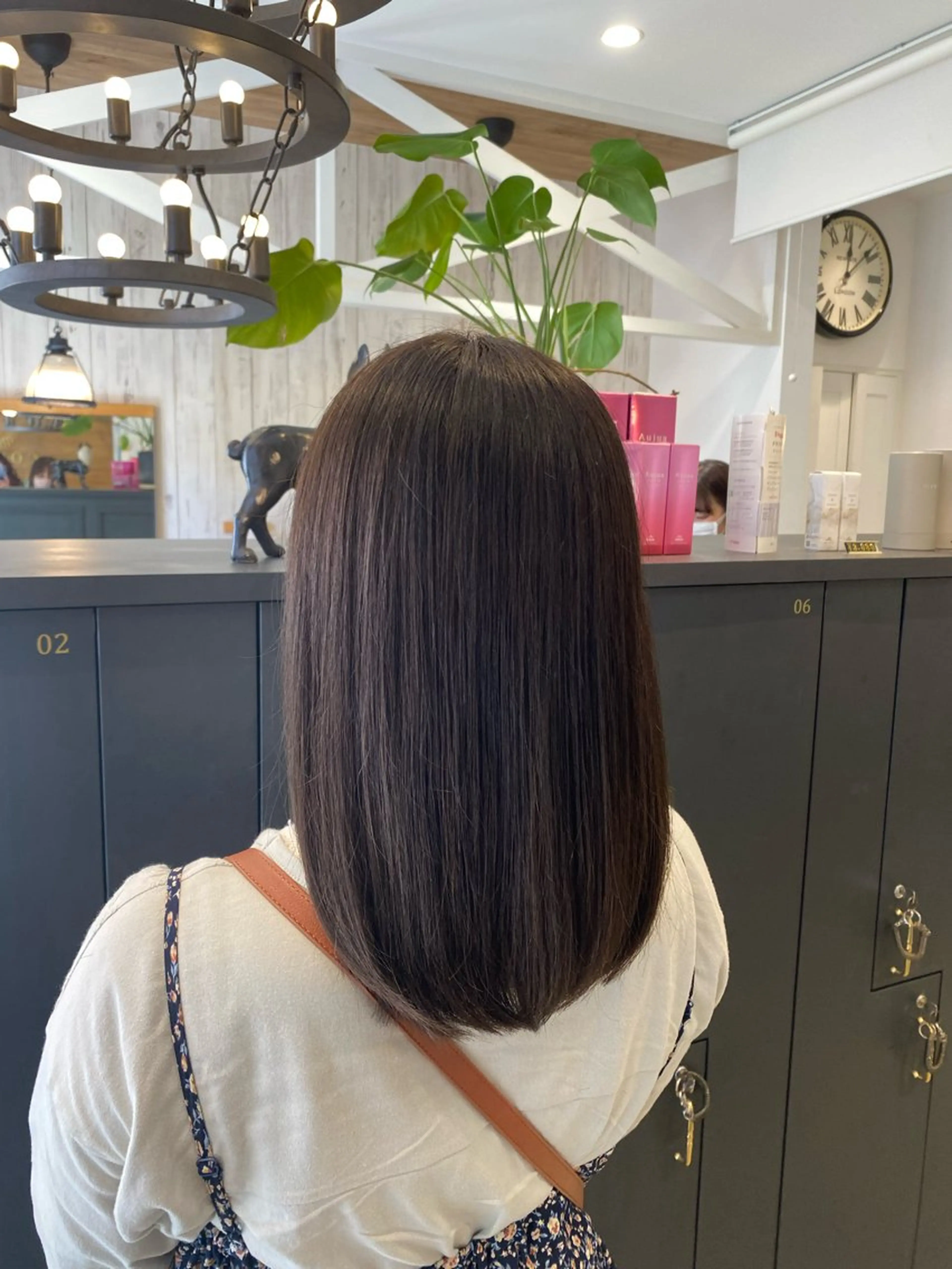 セミロング カラー グレージュ 柴田 枝利子のヘアスタイル