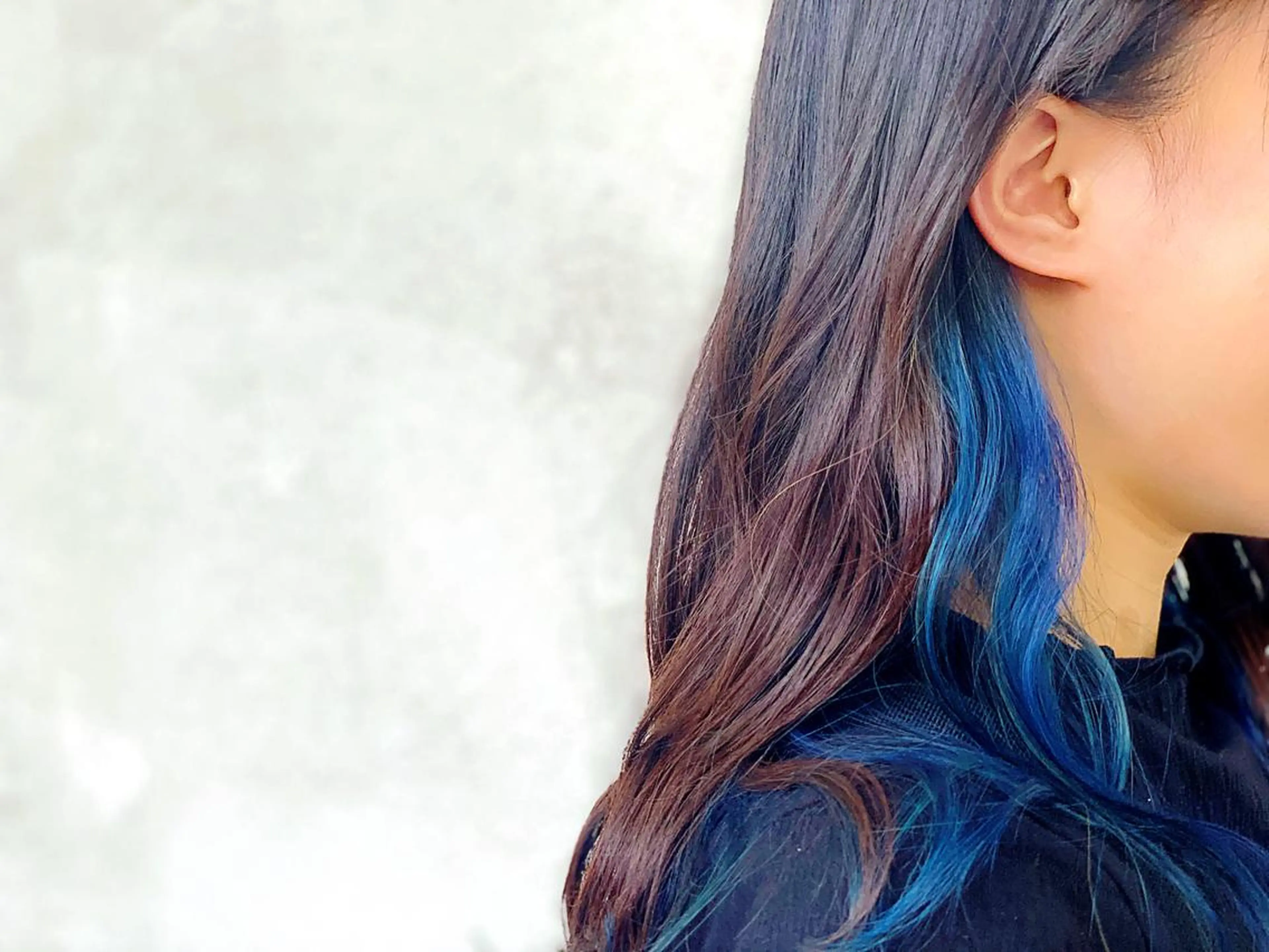 セミロング カラー ブルーカラー イヤリングカラー イケダ ハルカのヘアスタイル