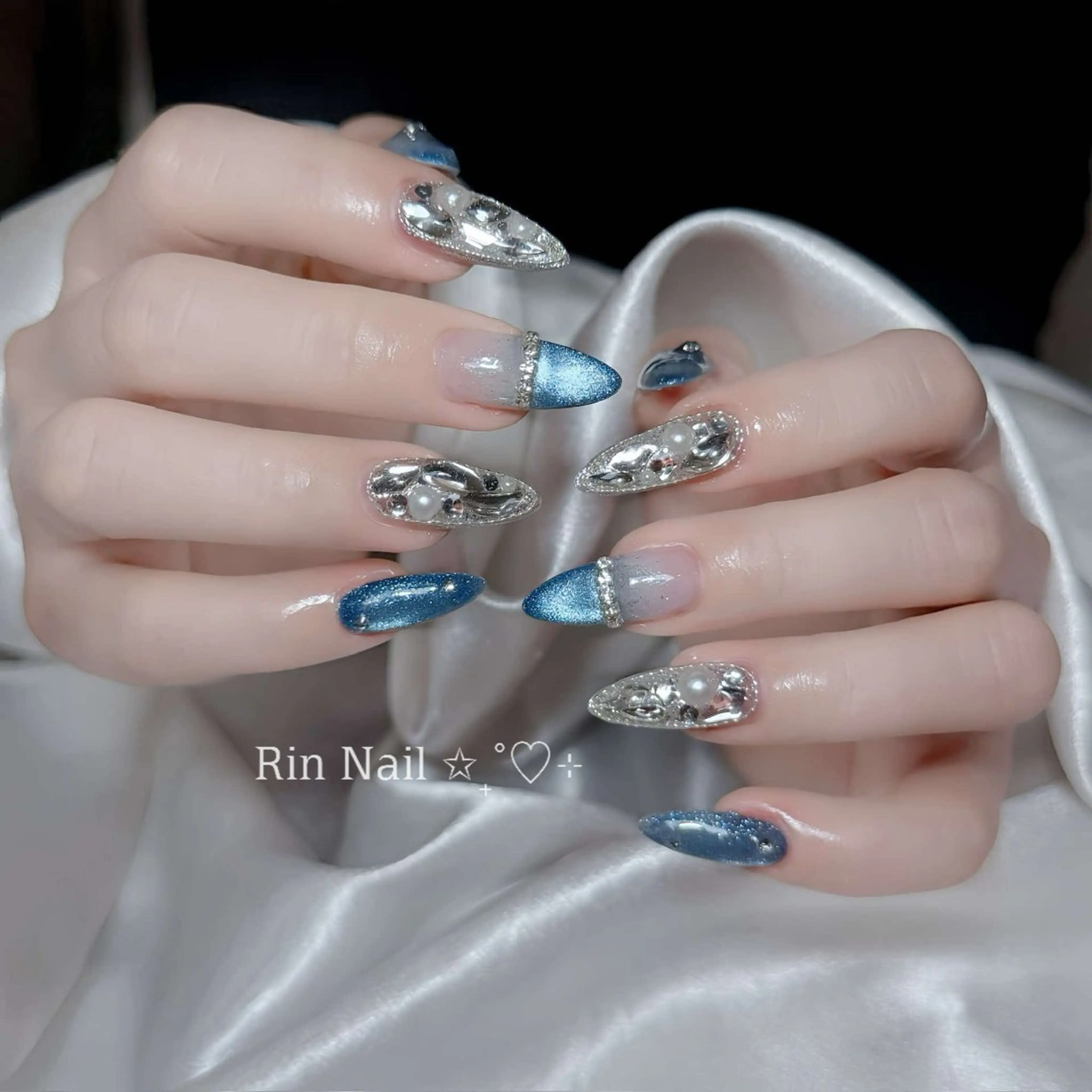 ネイル アートネイル チークネイル ジェルネイル ロングネイル マグネットネイル ハンドネイル Rin Nail 新大久保店のネイルデザイン