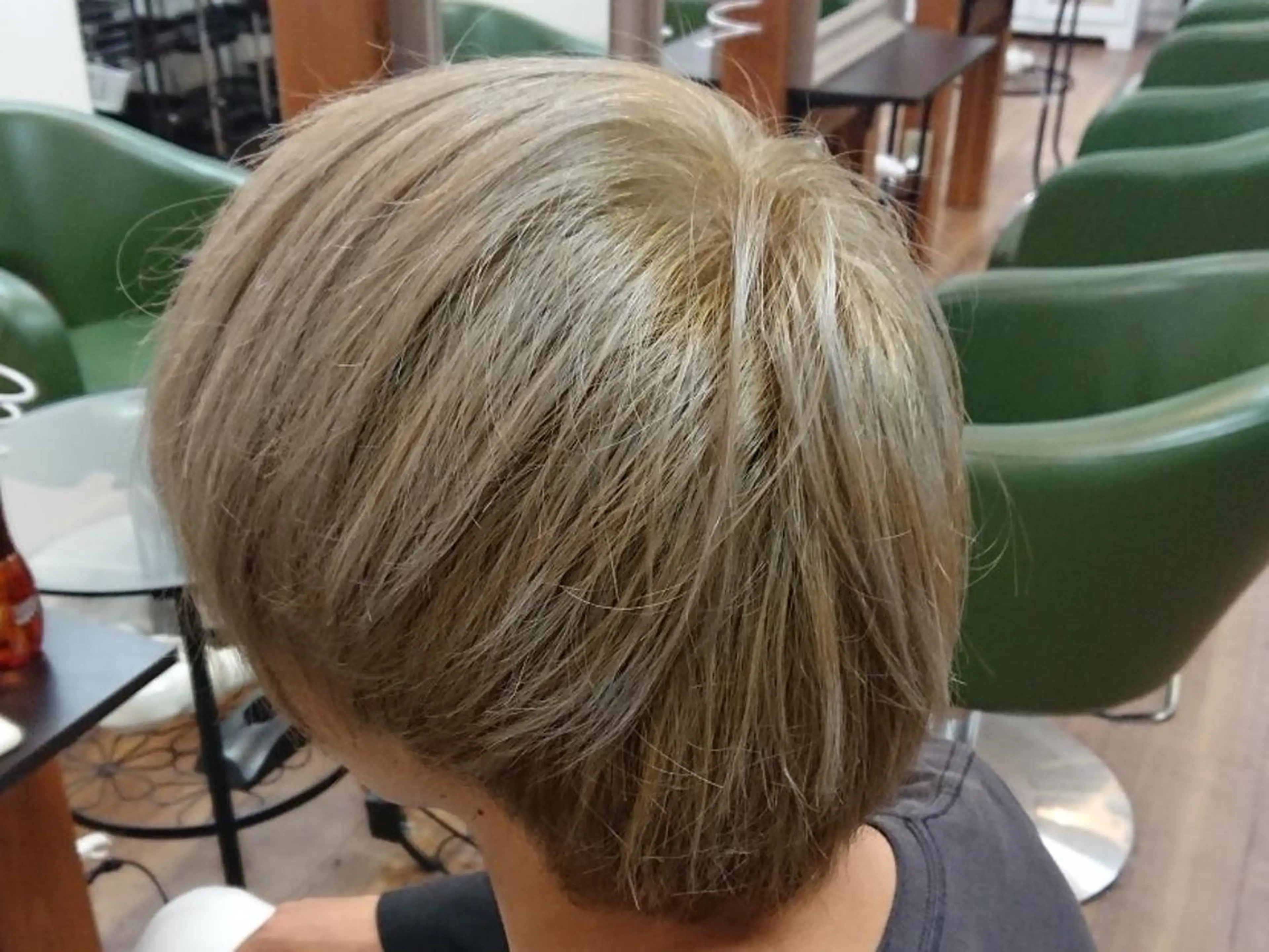 ショート ヘアカラー トリートメント 渡辺 康行のヘアスタイル