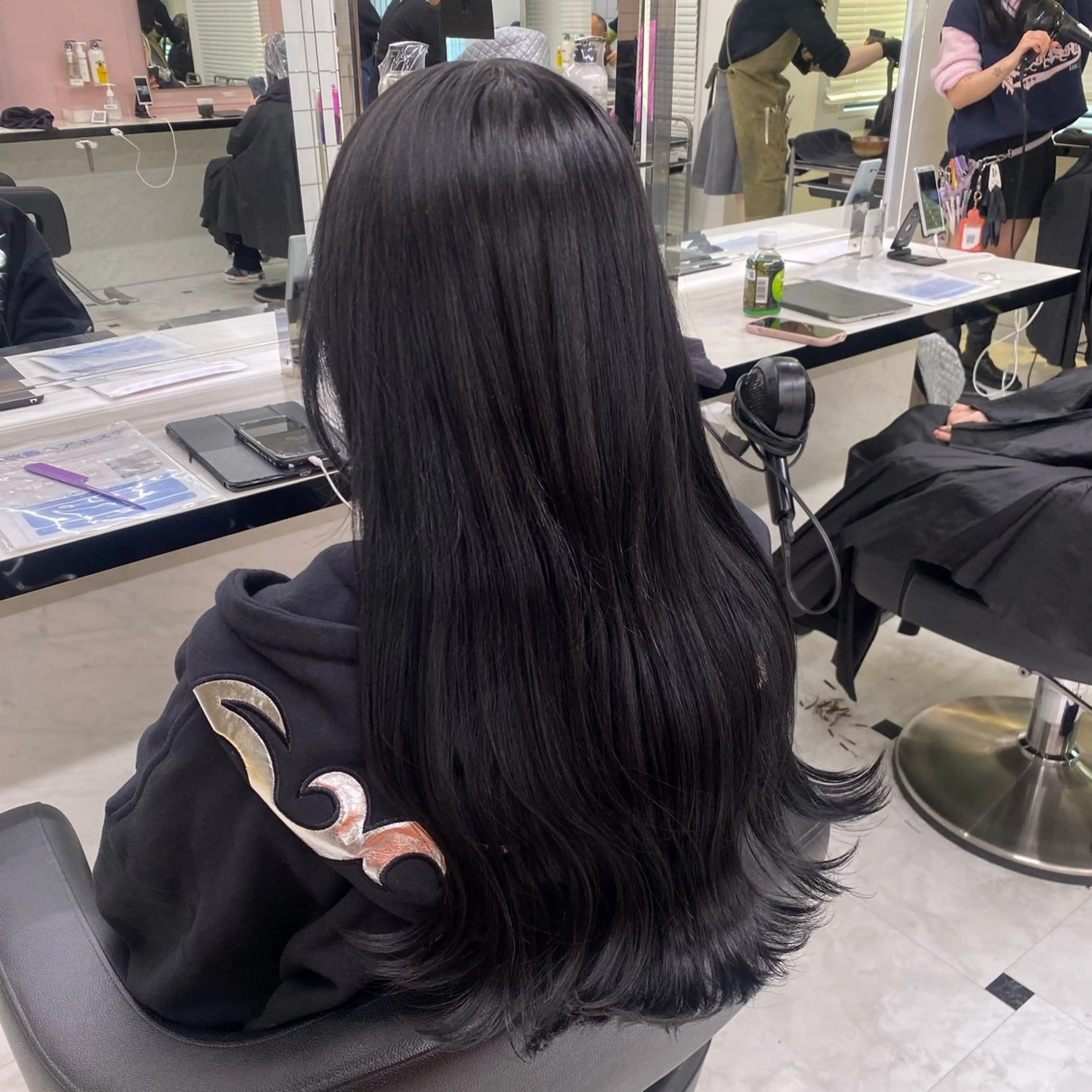 ロング カラー カット ヘアカラー 透明感ベージュカラー 🪞上野🪞AIのヘアスタイル