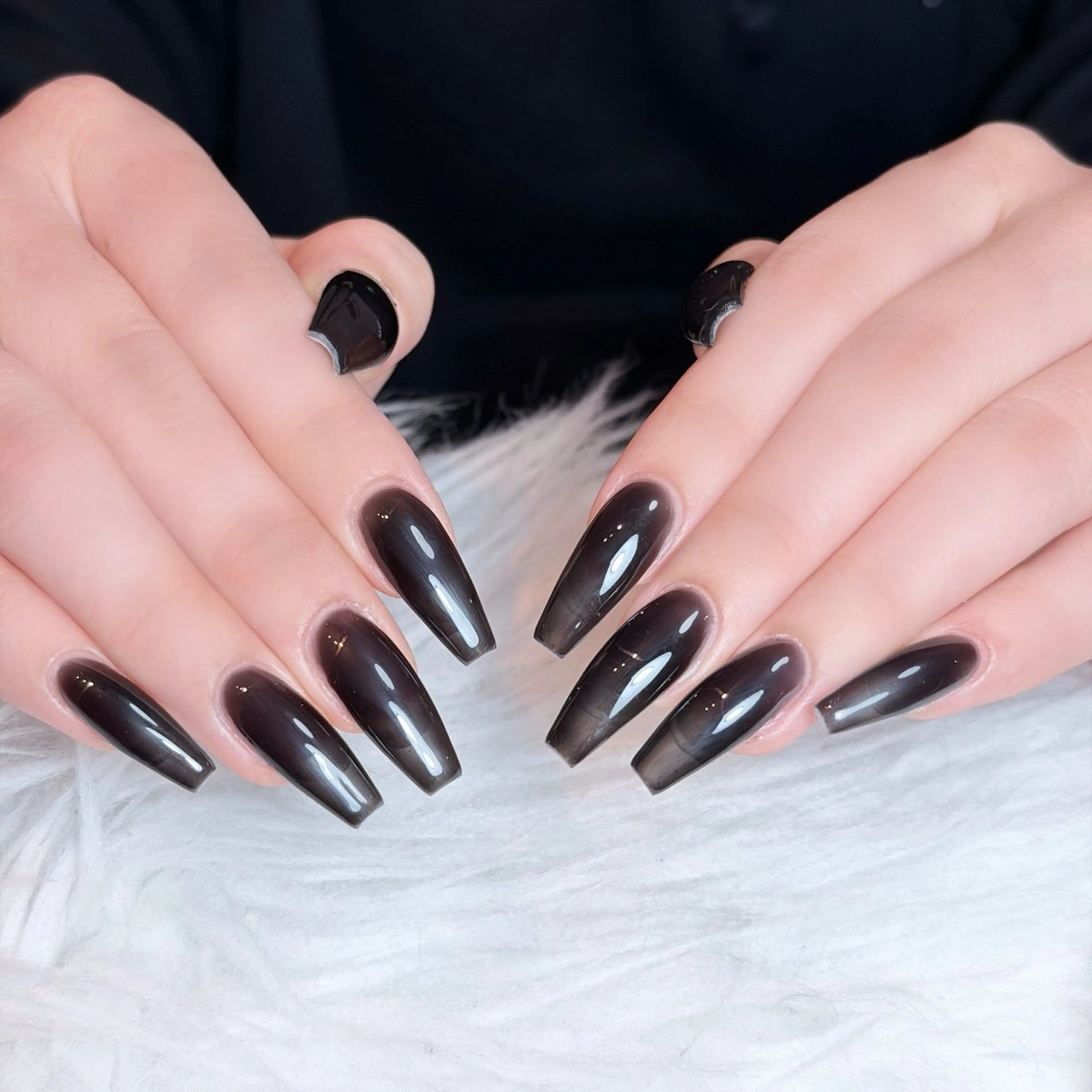 ネイル オーロラネイル ボルドー ブラウン 氷ネイル・うるうるネイル キラキラネイル ハンドネイル Julli NailStudioのネイルデザイン