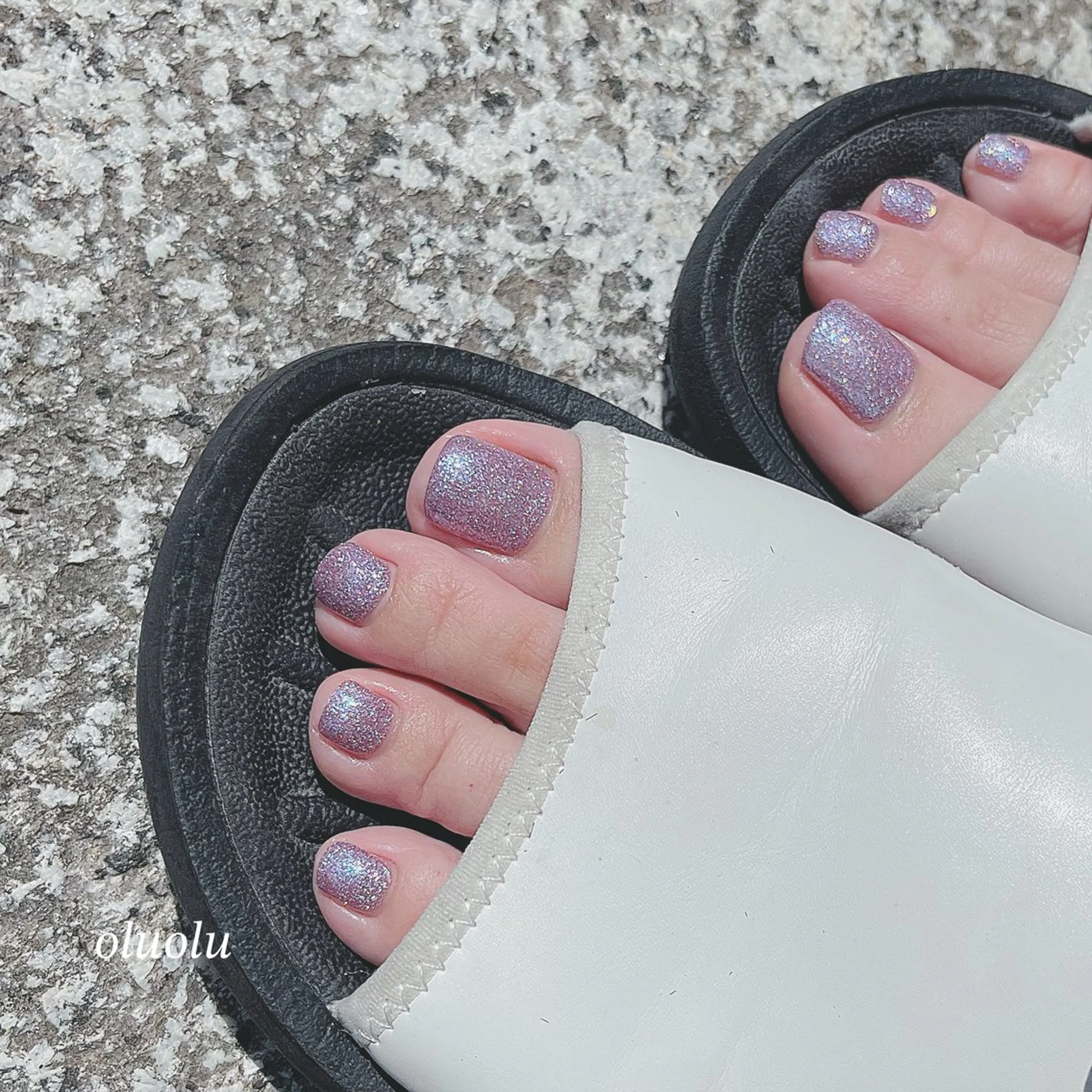 ネイル アートネイル フラッシュネイル フットネイル キラキラネイル ニュアンスネイル フットネイル 大村 紬華のネイルデザイン