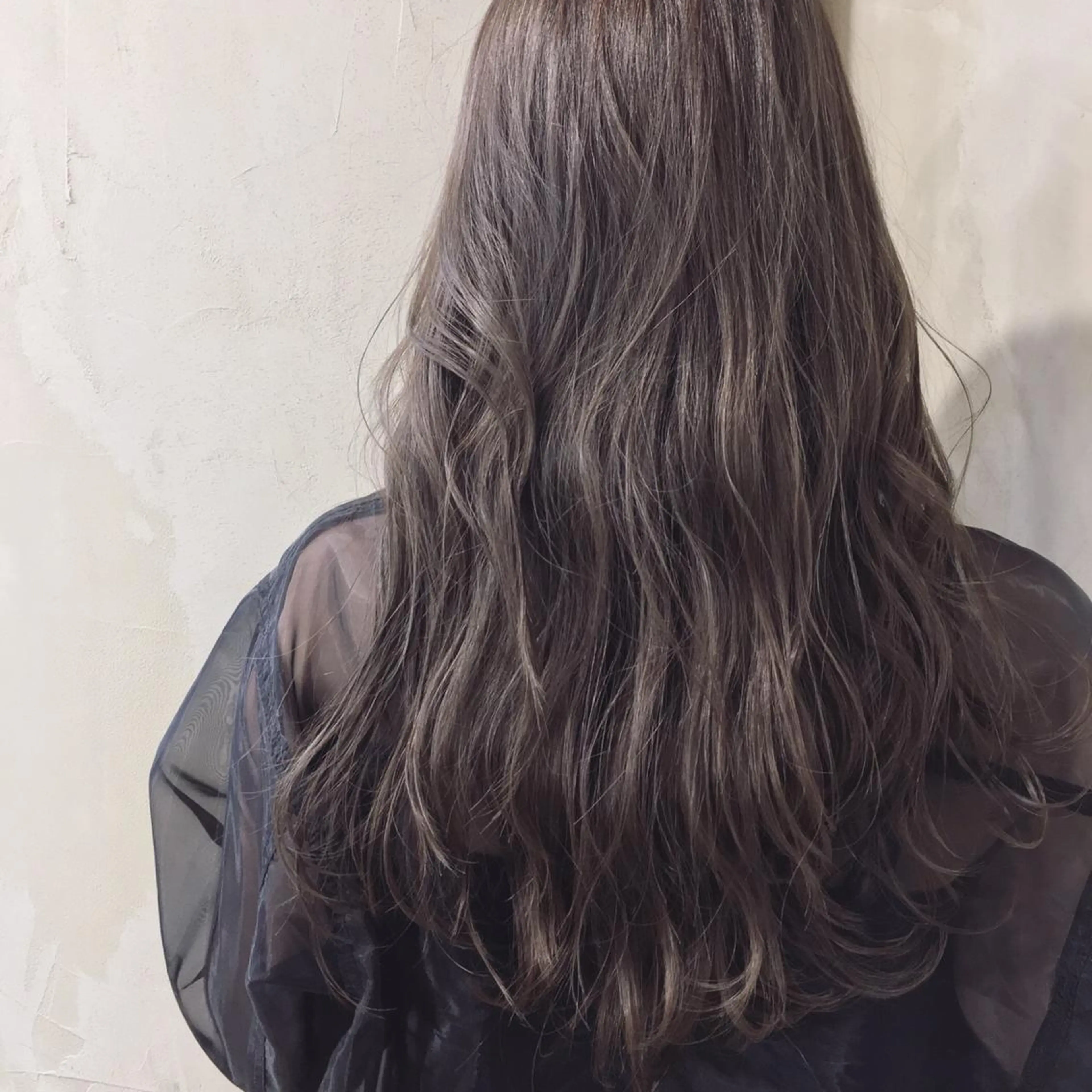 ロング カラー アッシュ ベージュカラー カット ヘアカラー トリートメント 中園 祥吾のヘアスタイル