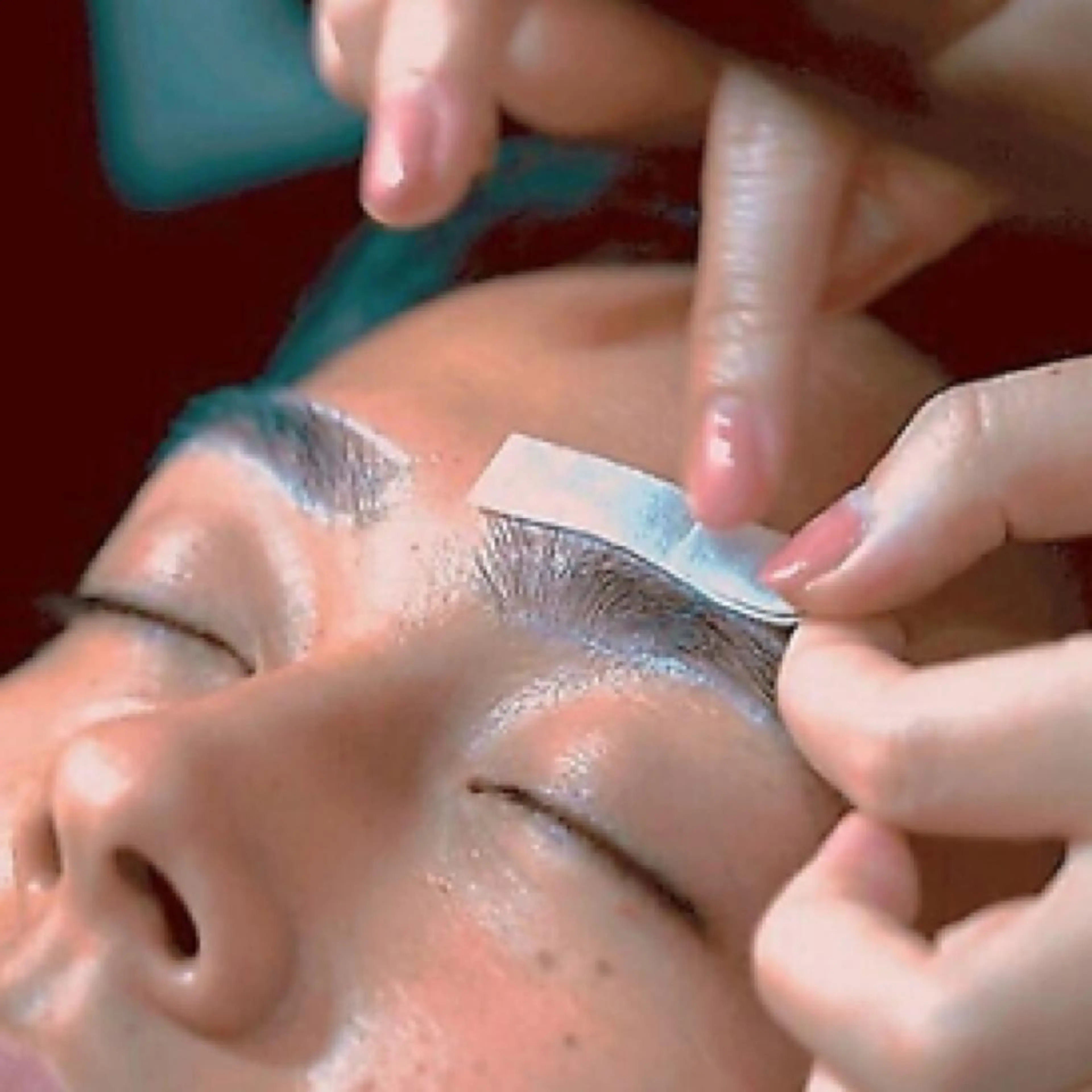 メンズ アイブロウ 眉毛ワックス脱毛 Make Crush所属・【メンズ眉毛サロン】 Make●Crushの眉毛・アイブロウイメージ