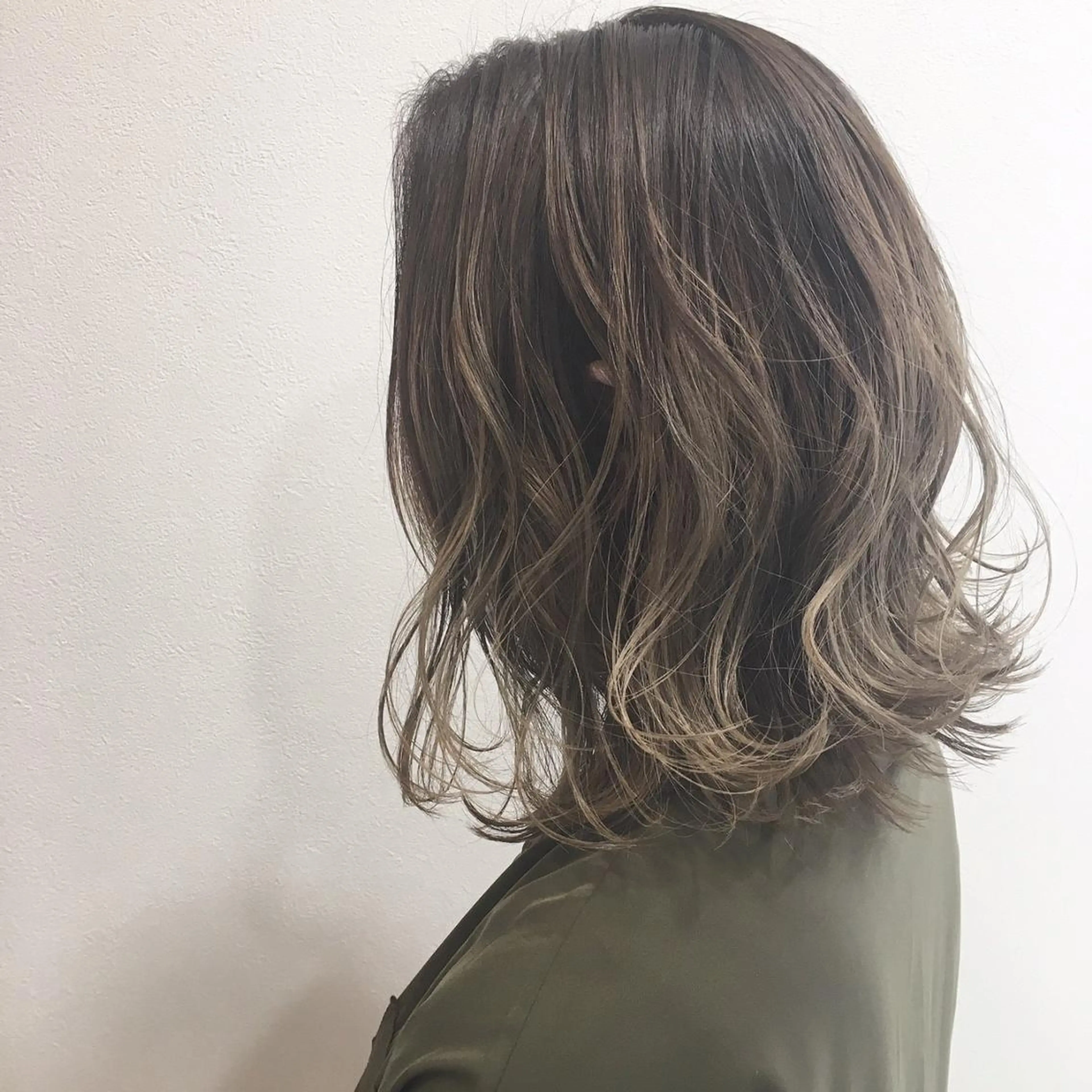 ミディアム 久保 敏之のヘアスタイル