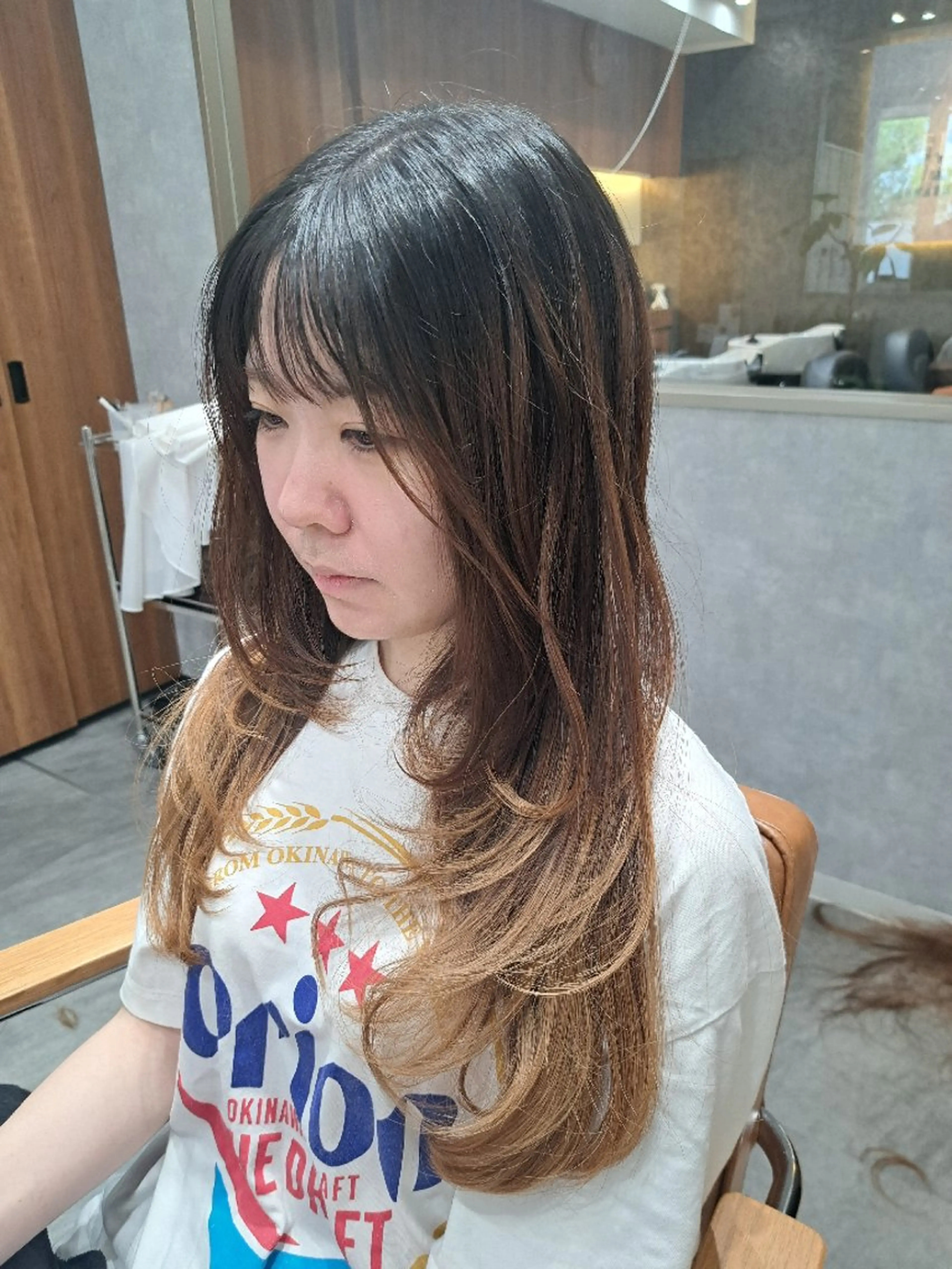 ロング 関口 知佳のヘアスタイル