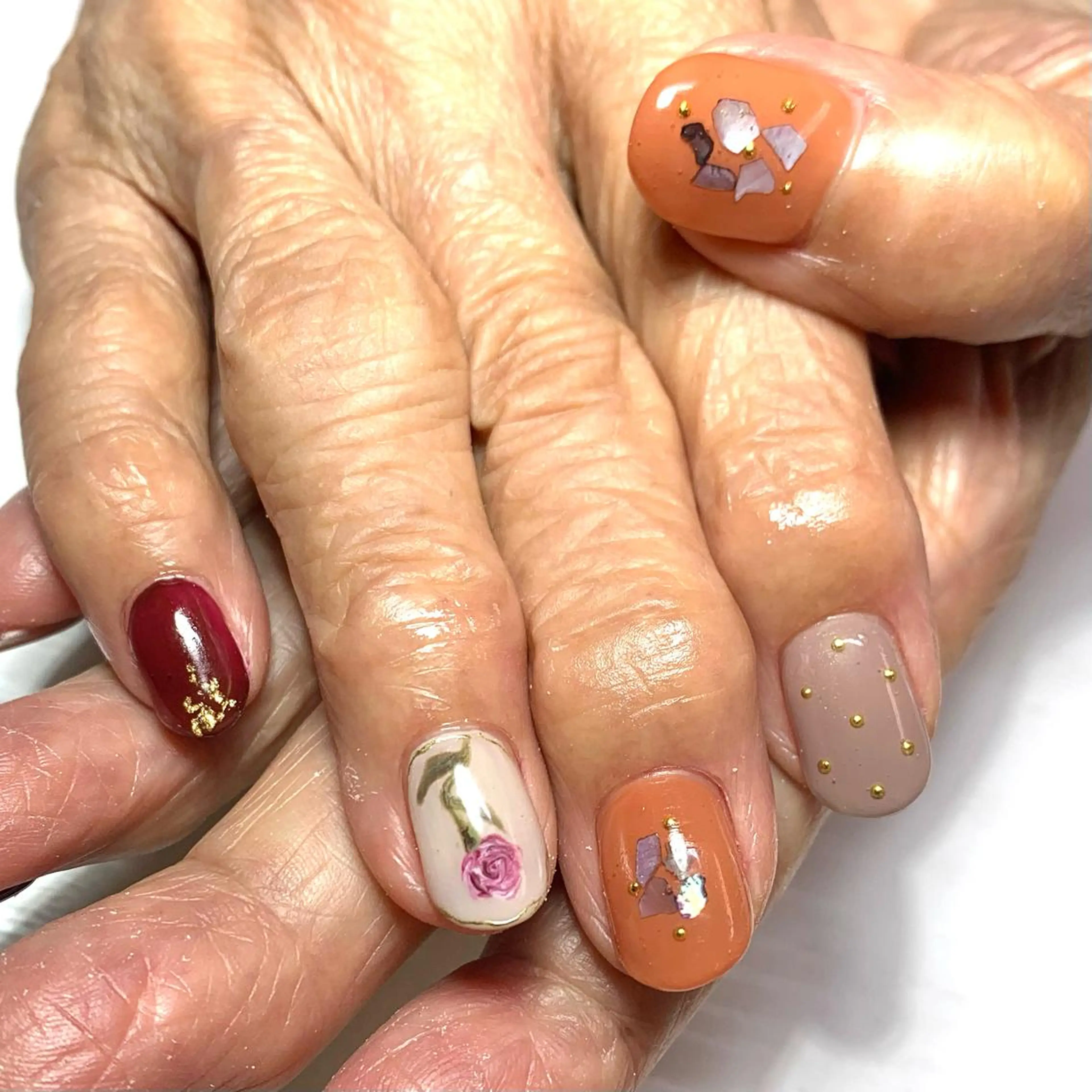 ネイル ハンドネイル καρδιά -ｶﾙﾃﾞｨｱ-のネイルデザイン