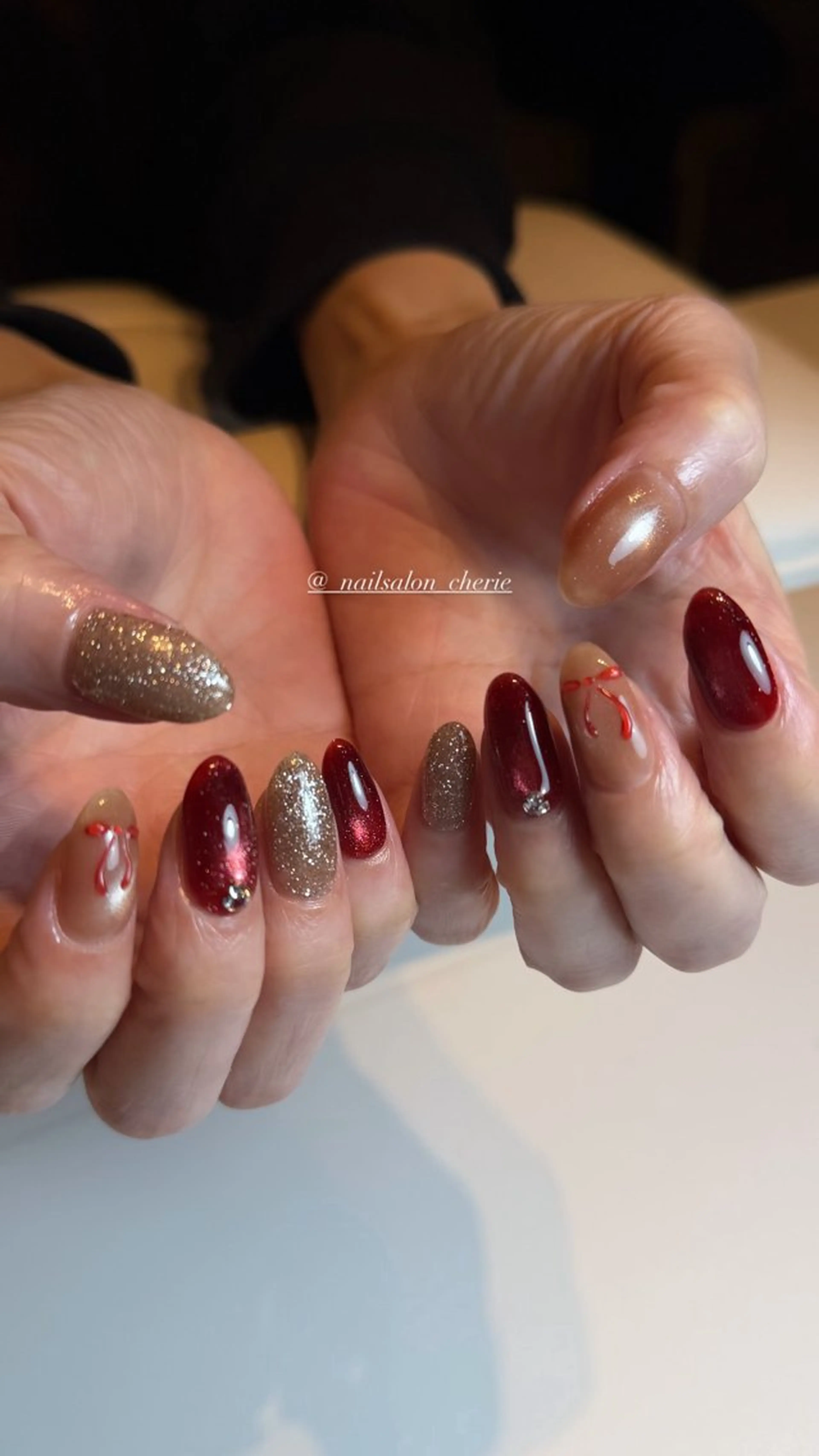 ネイル キラキラネイル マグネットネイル ハンドネイル nailsalon cherieのネイルデザイン