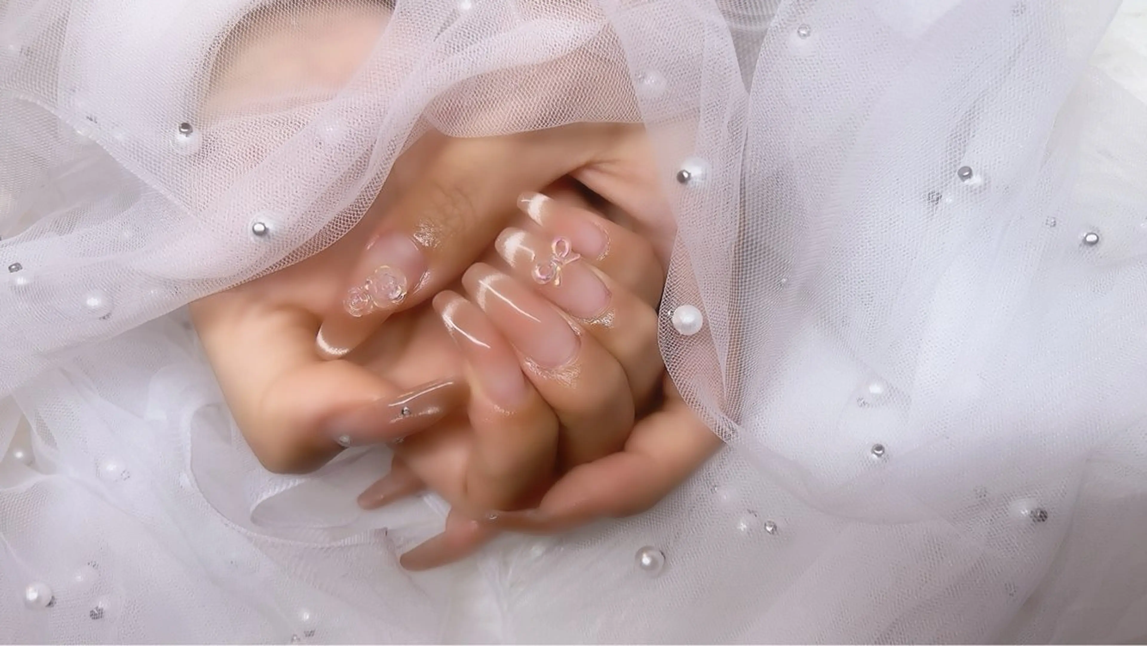 ネイル チークネイル フレンチネイル マグネットフレンチ リボン ワンホンネイル Y. 🍒maki🍒ྀིのネイルデザイン