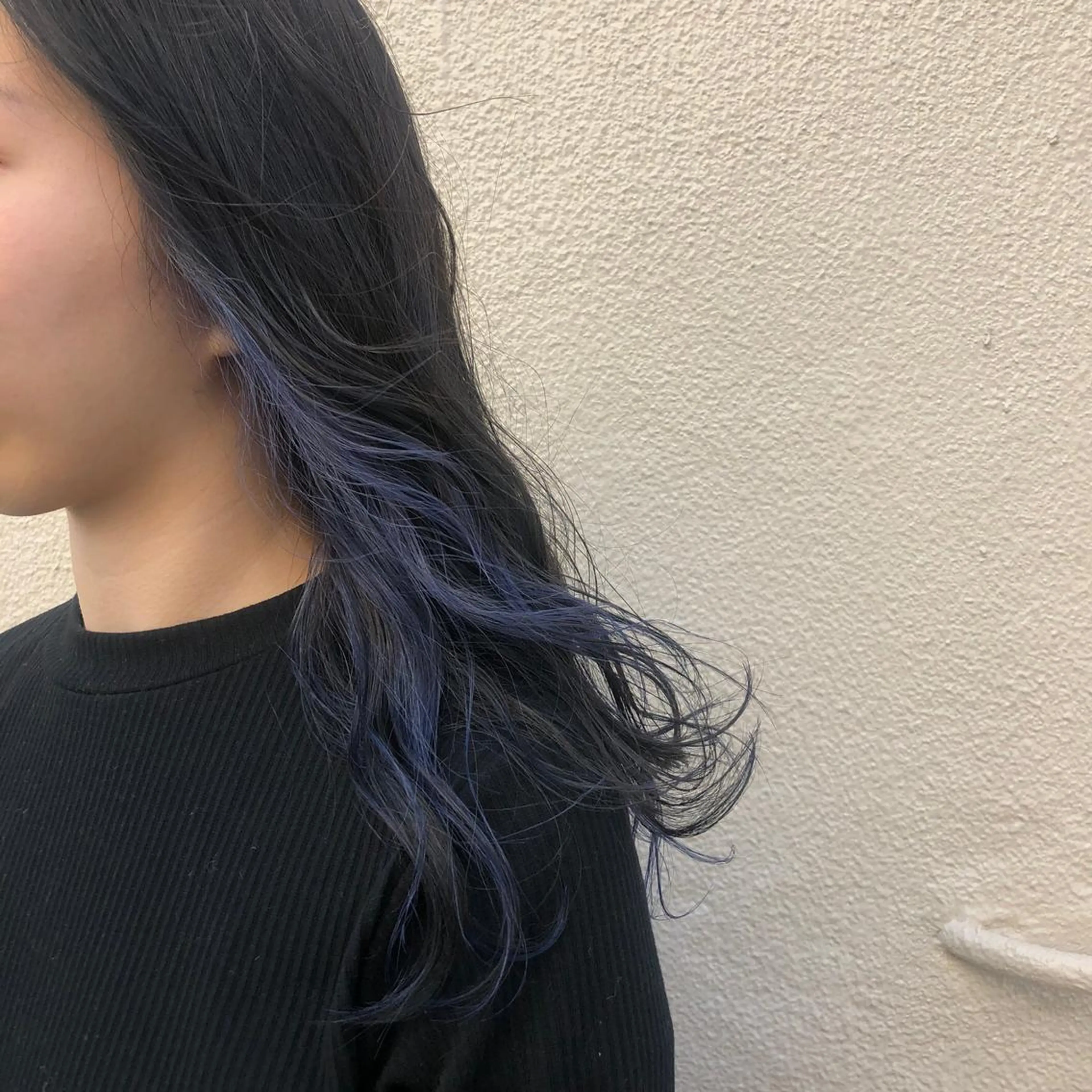 セミロング カラー ブルーカラー 古屋 花織のヘアスタイル