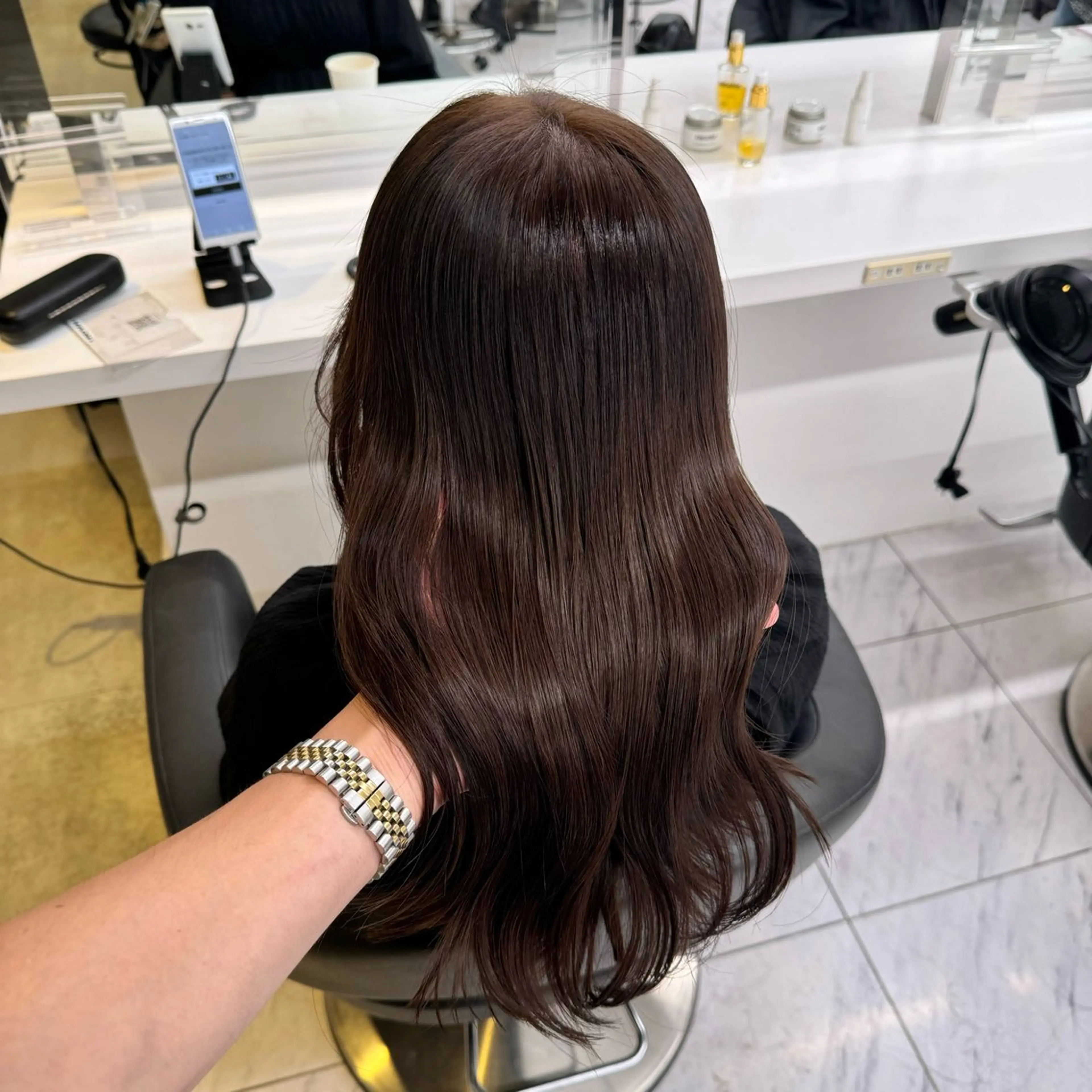 セミロング カラー ヘアアレンジ ブラウンカラー カット ヘアカラー トリートメント ヘッドスパ ヘアセット 顔まわりカット の達人のヘアスタイル