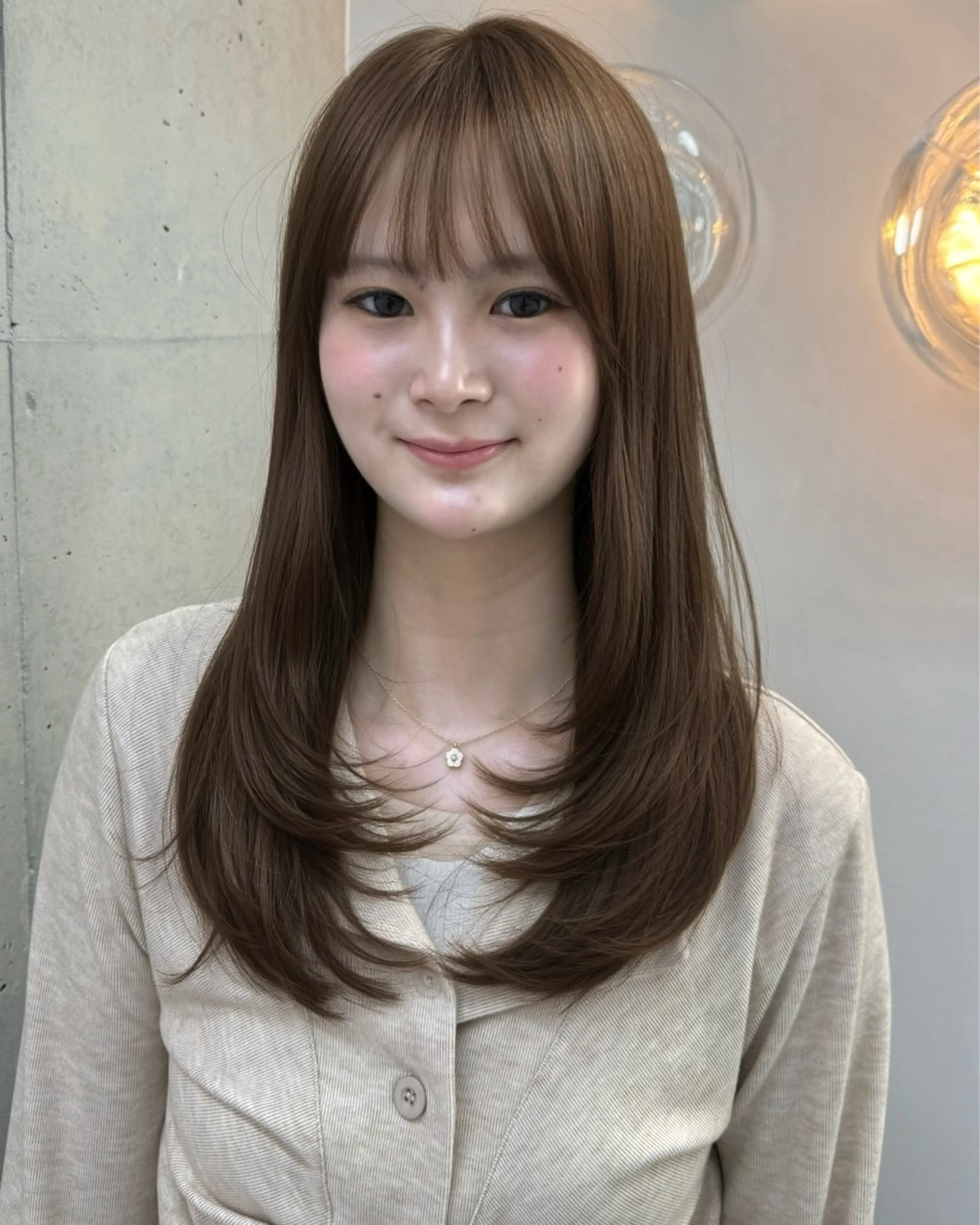 セミロング 顔周りカット レイヤーカット 似合わせカット おくれ毛 カット ヘアカラー トリートメント Miyu/透明感 カラー/レイヤーのヘアスタイル