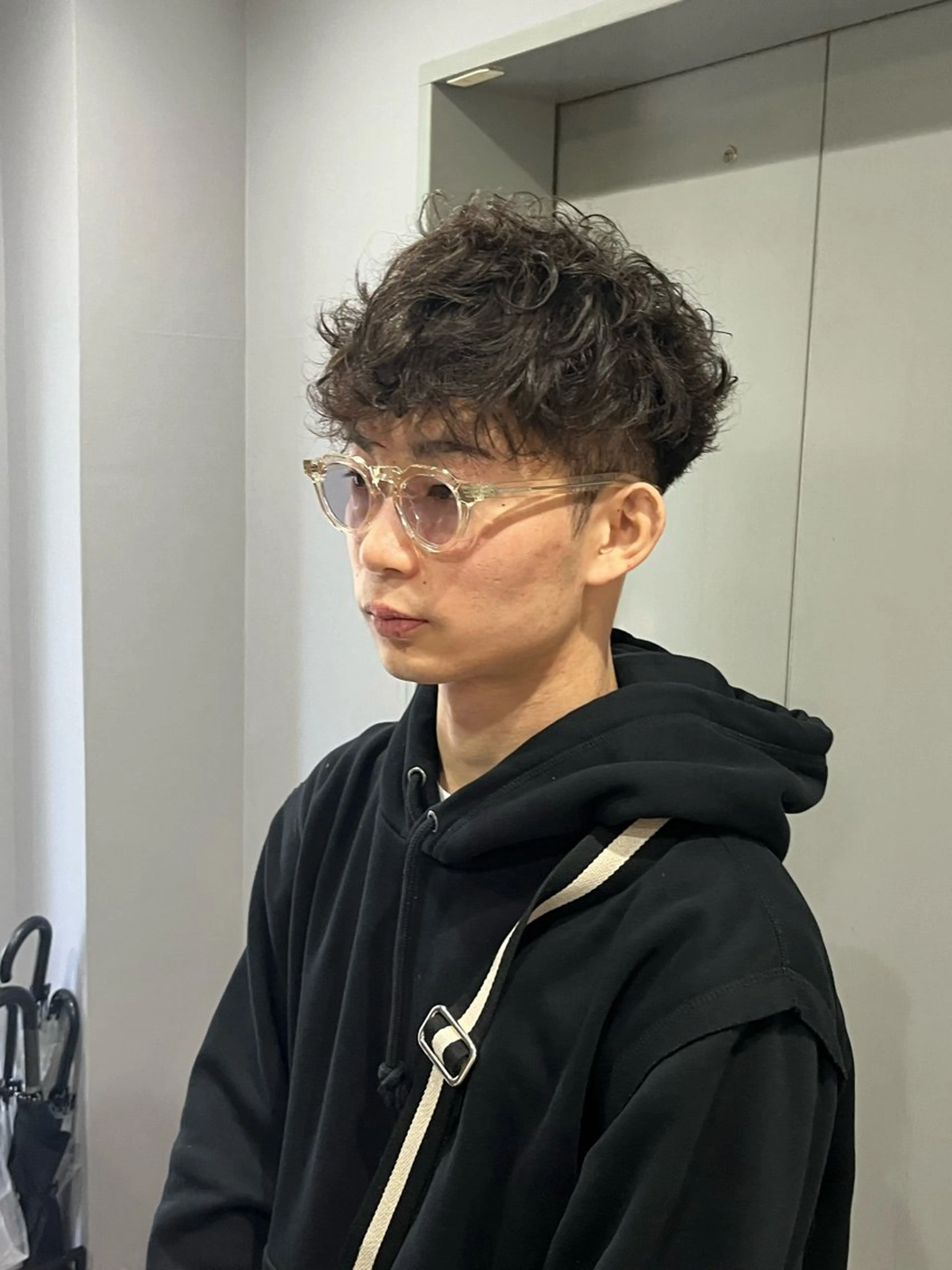 パーマ excia 西梅田店所属・mioメンズ縮毛矯正 ／メンズカット／眉毛のヘアスタイル