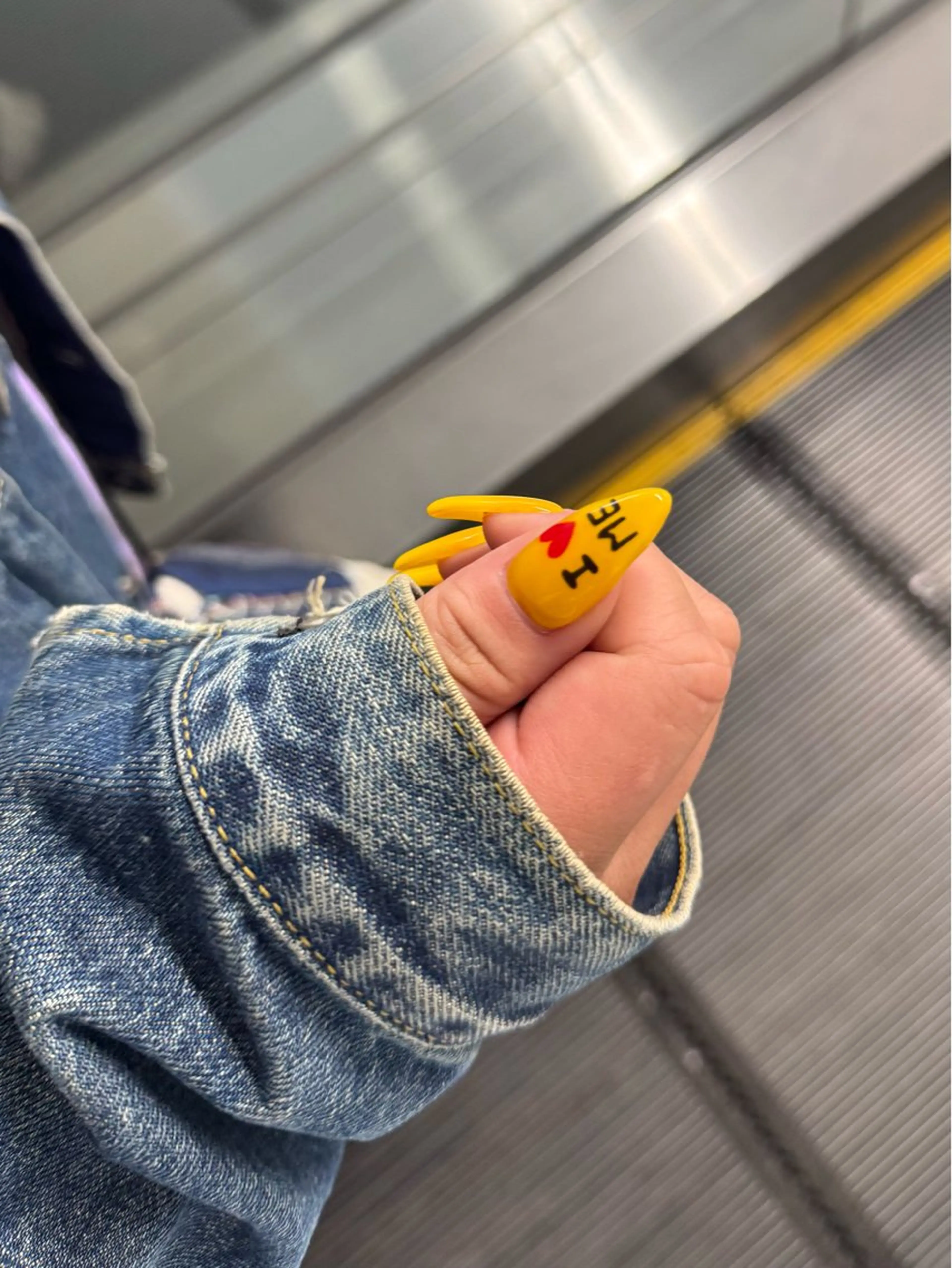 ネイル Loa　salon所属・小畑 寧捺のネイルデザイン