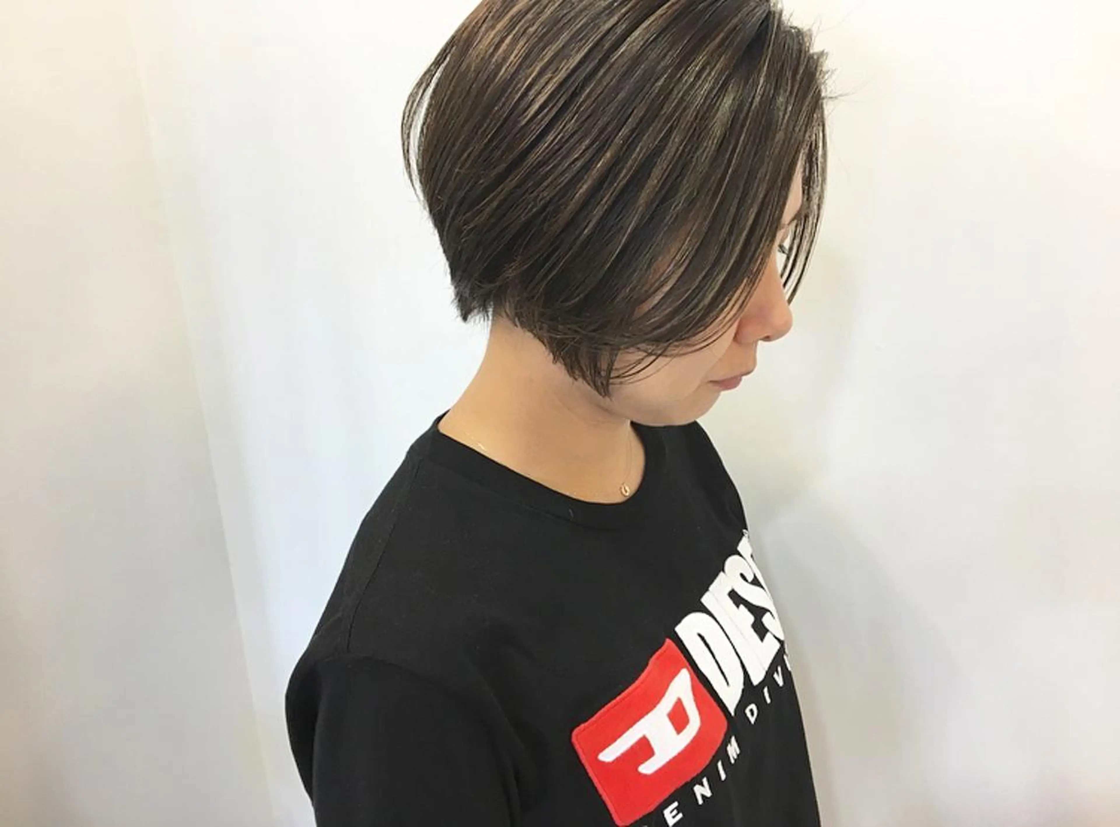ショート カラー ハンサムショート アッシュ ベージュカラー 透明感カラー ハイライトカラー カット ヘアカラー トリートメント 鈴木 翔梧のヘアスタイル