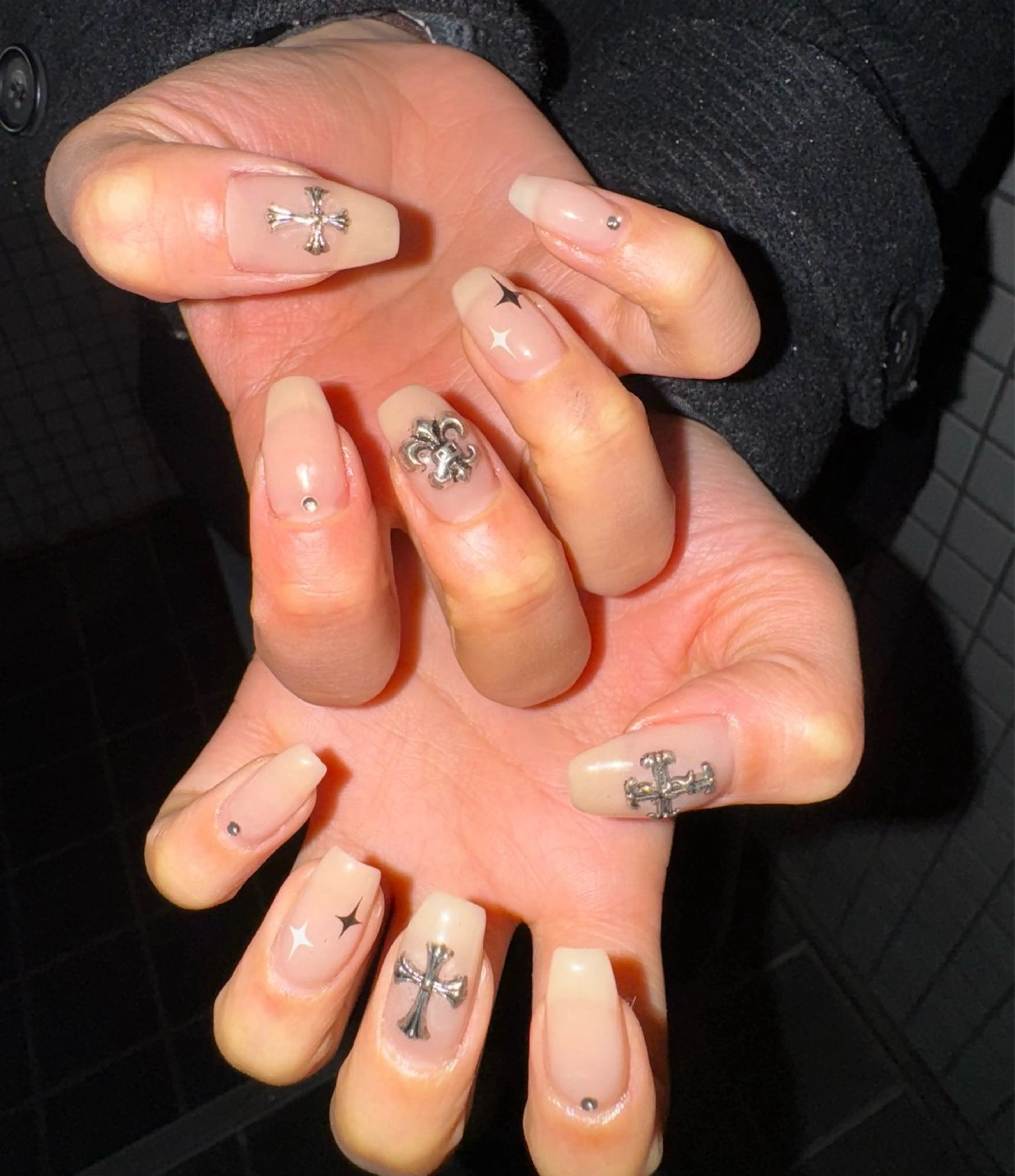 ネイル アートネイル ハンドネイル フットネイル MITSUKI🪡 海外/個性派/ロングのネイルデザイン