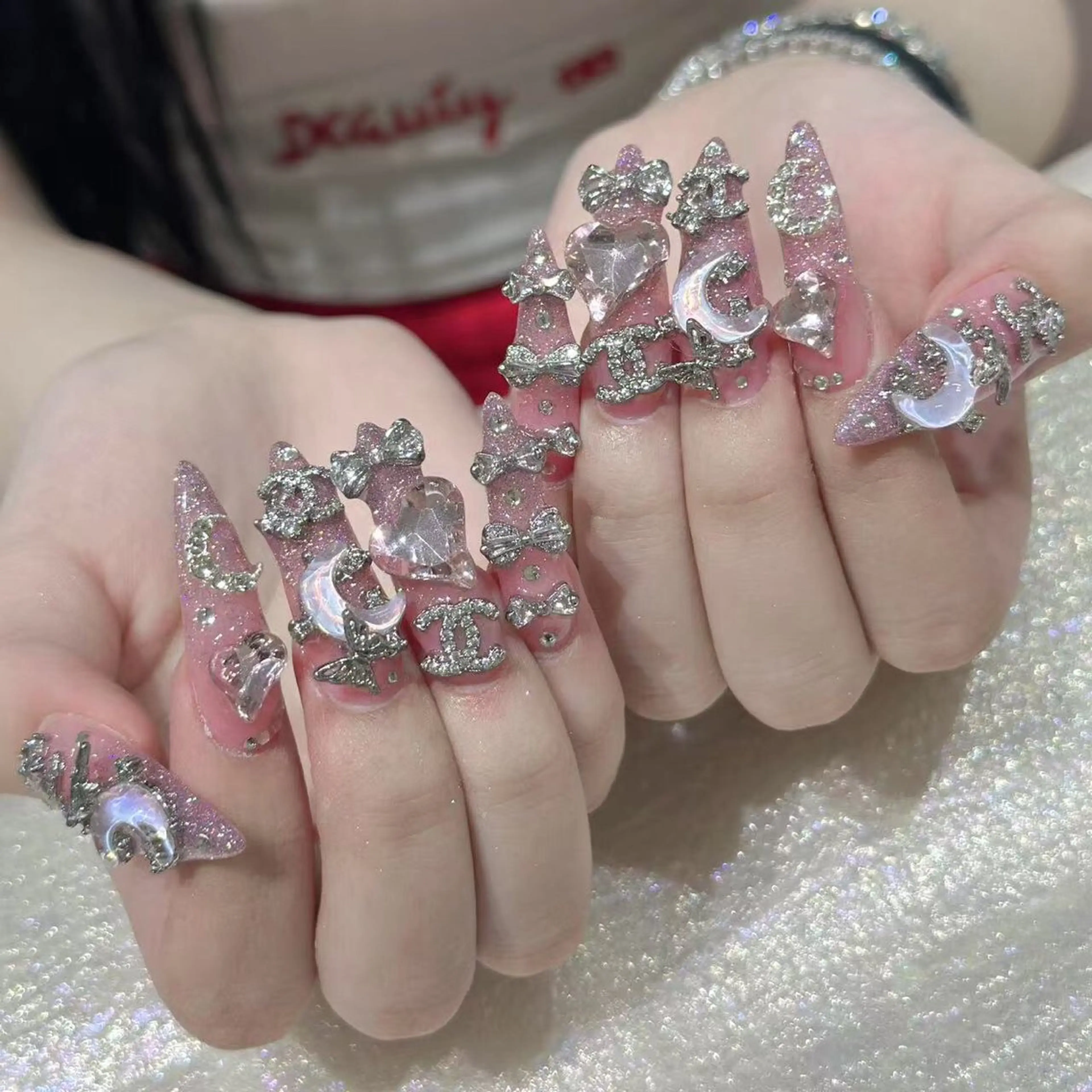 ネイル ハンドネイル Queens テイのネイルデザイン