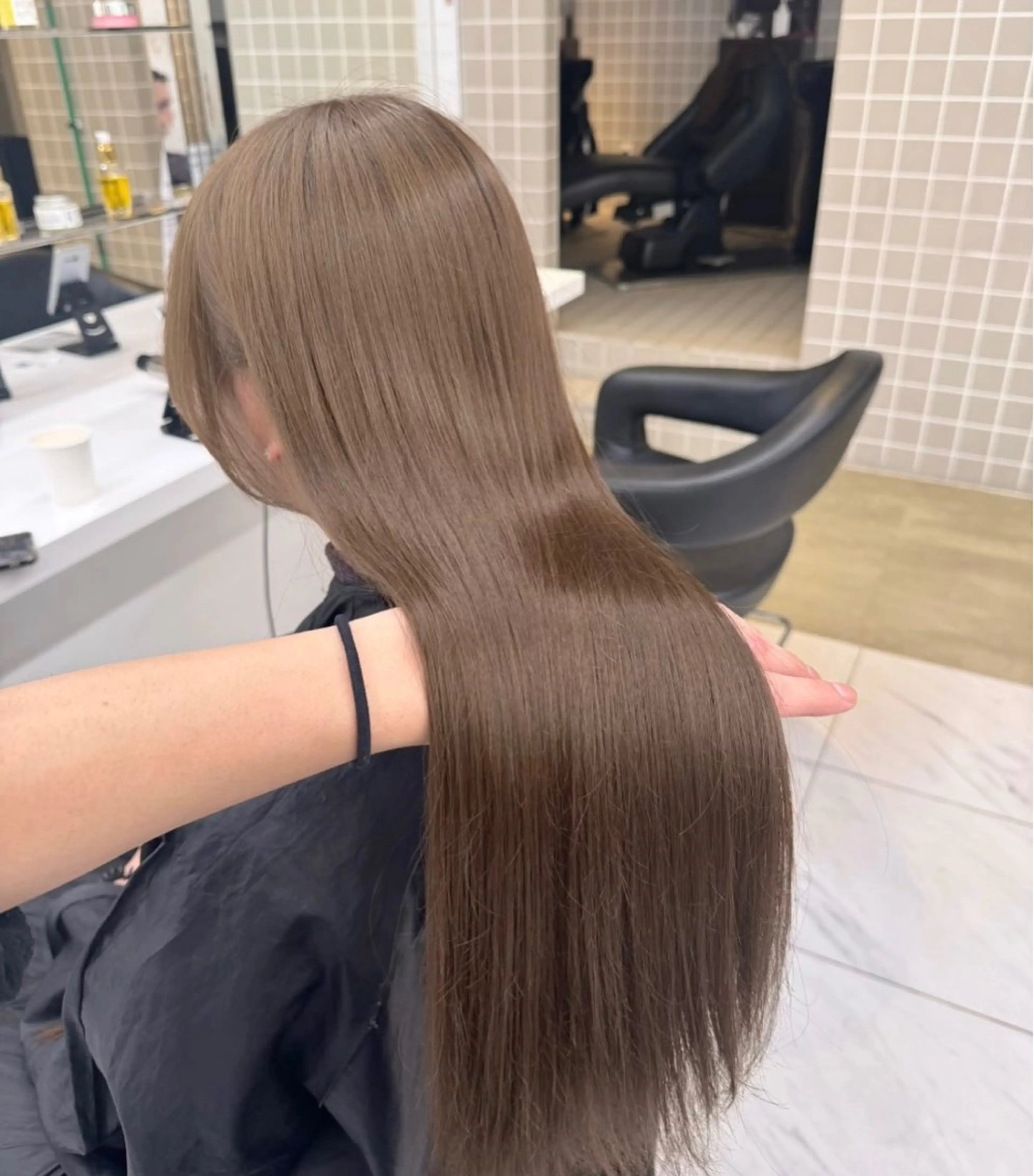 ミディアム カラー ヘアアレンジ ベージュカラー ヘーゼル カット ヘアカラー トリートメント ヘッドスパ ヘアセット 艶カラー の達人のヘアスタイル