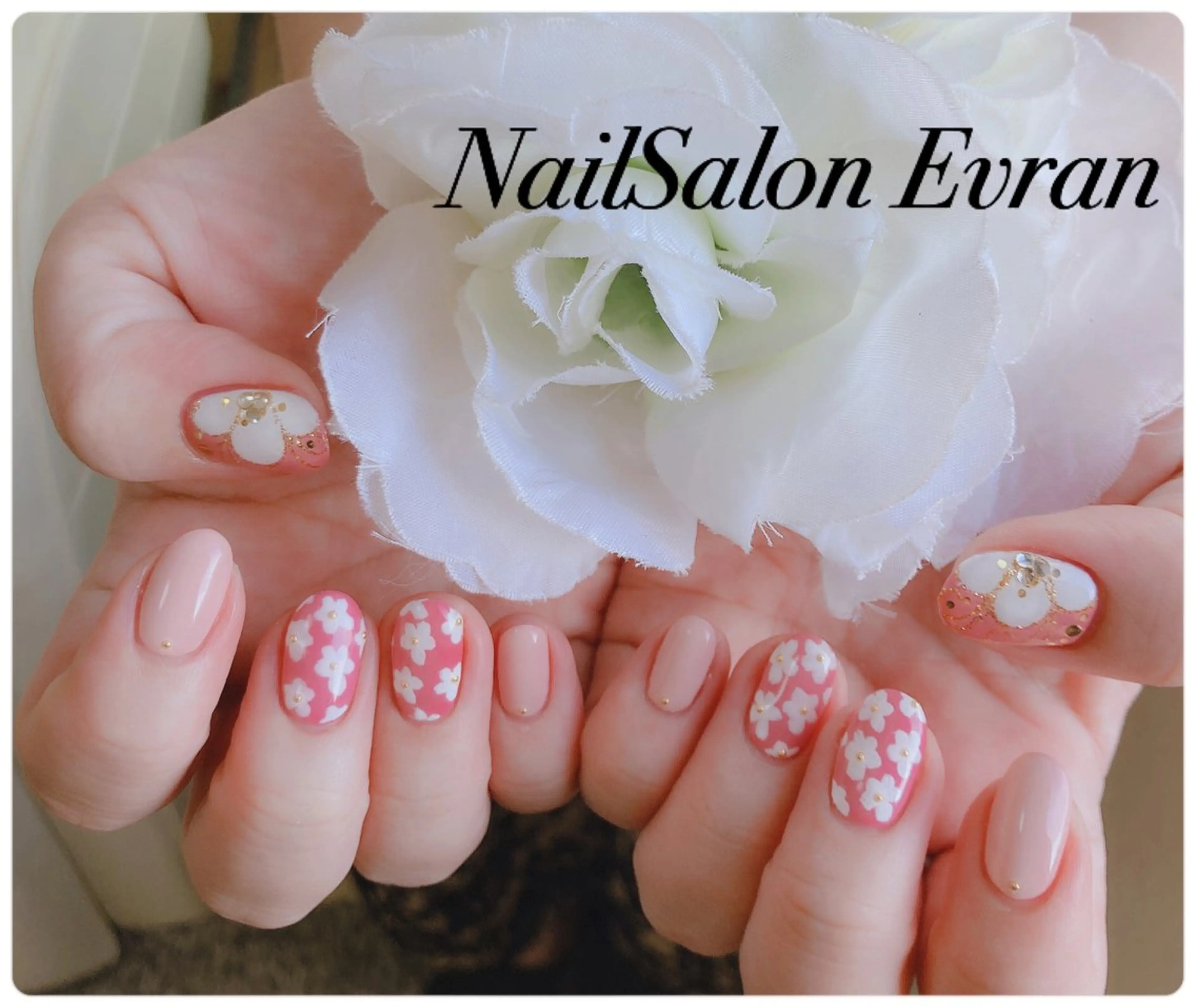 ネイル アートネイル フレンチネイル マグネットネイル 持ち込み ニュアンスネイル Nail salon Evranのネイルデザイン