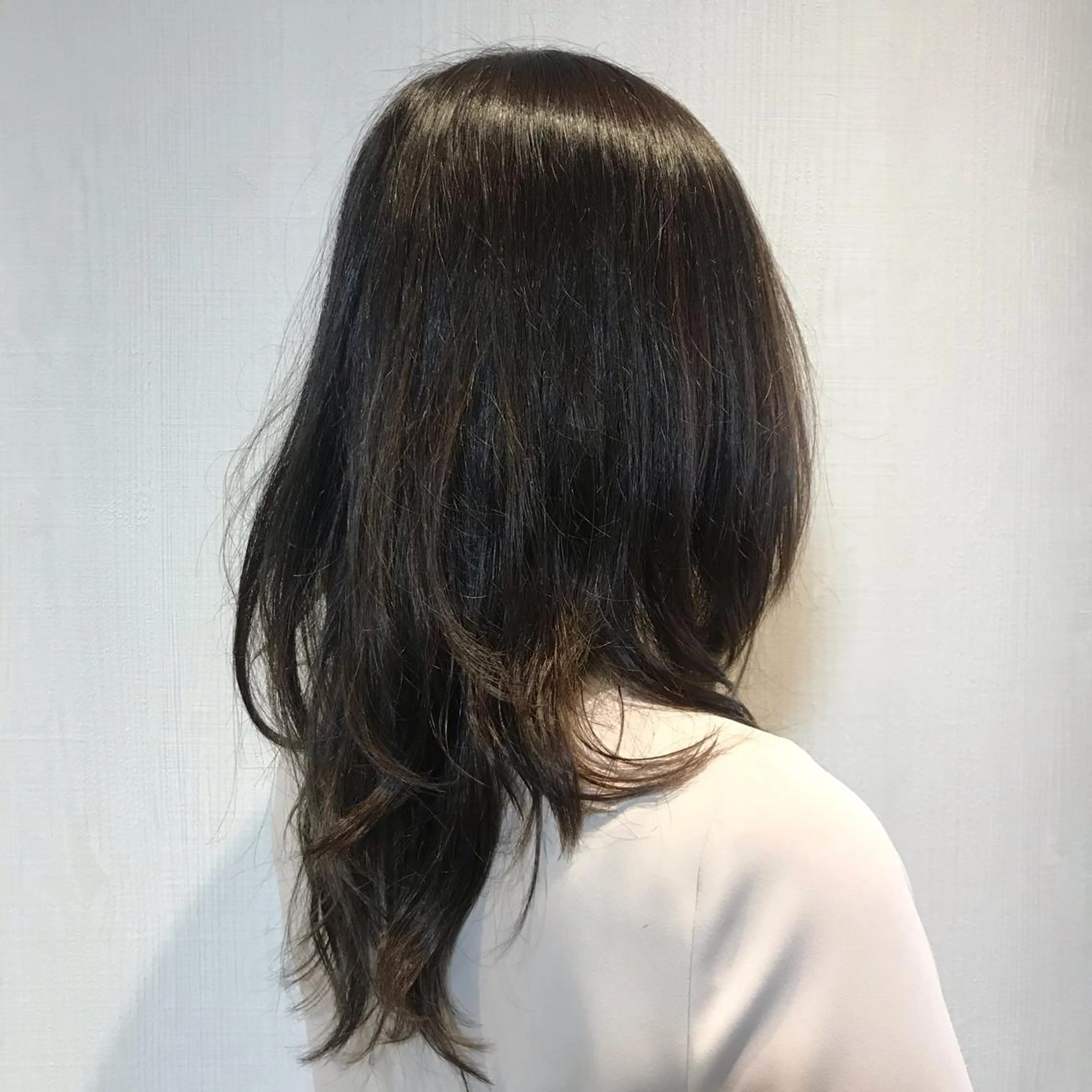 セミロング カラー アッシュ ナチュラル🧡可愛い MINAMIのヘアスタイル