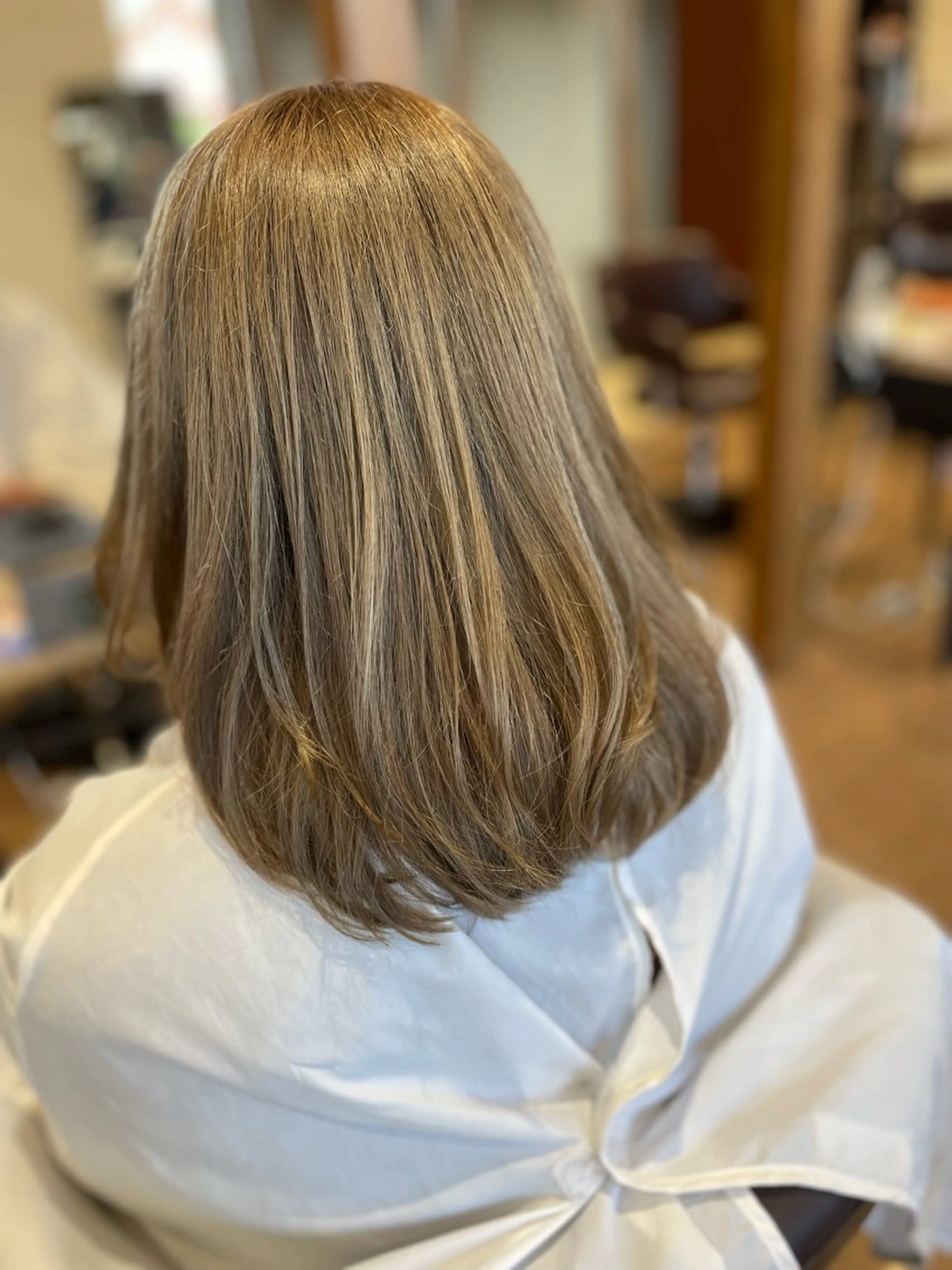 ミディアム ヘアカラー 仙石 愛のヘアスタイル