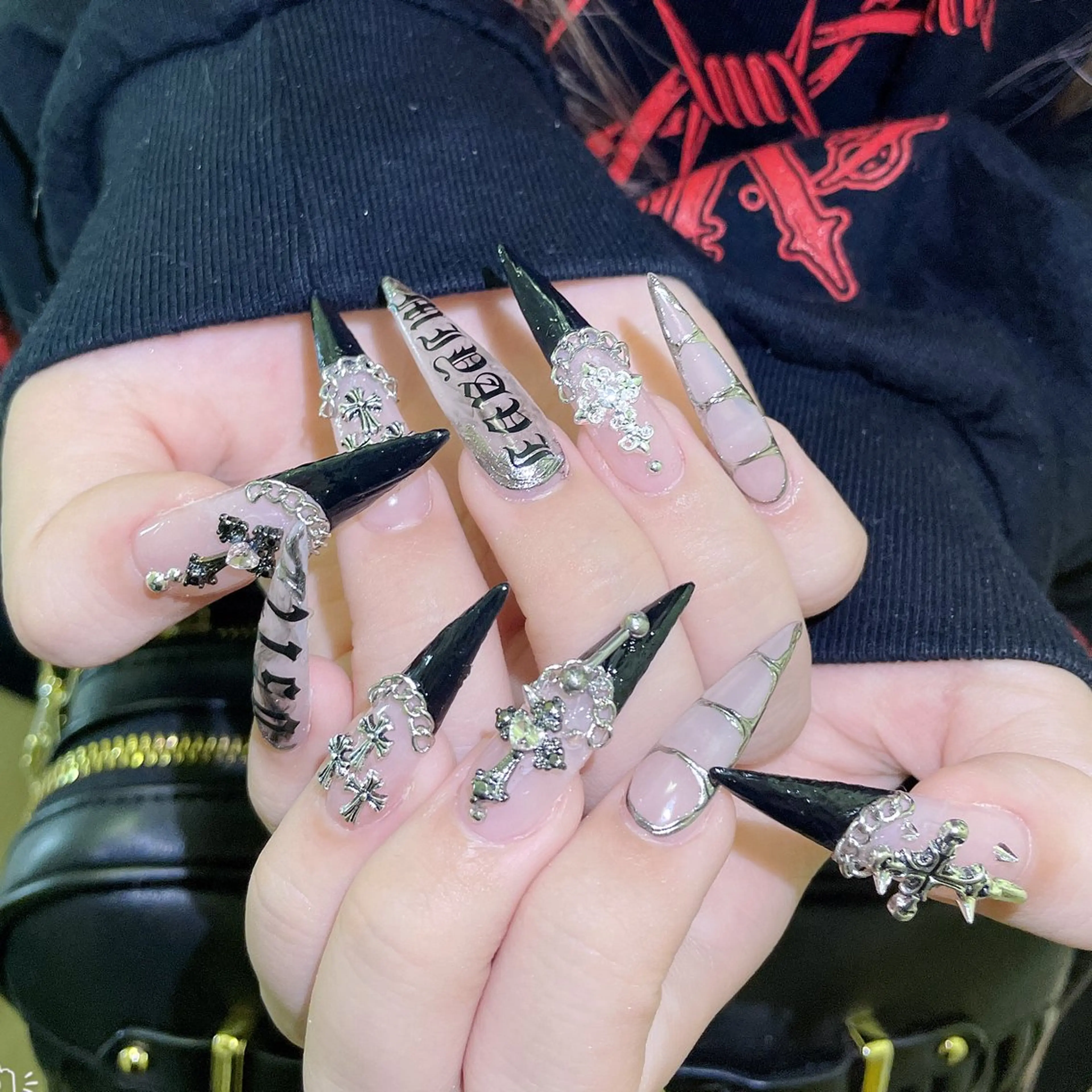 ネイル 成人式 ロングネイル マグネットネイル 大理石ネイル(マーブル) リボン ハンドネイル MoMoA Nail ネイル長さ出し専門店のネイルデザイン