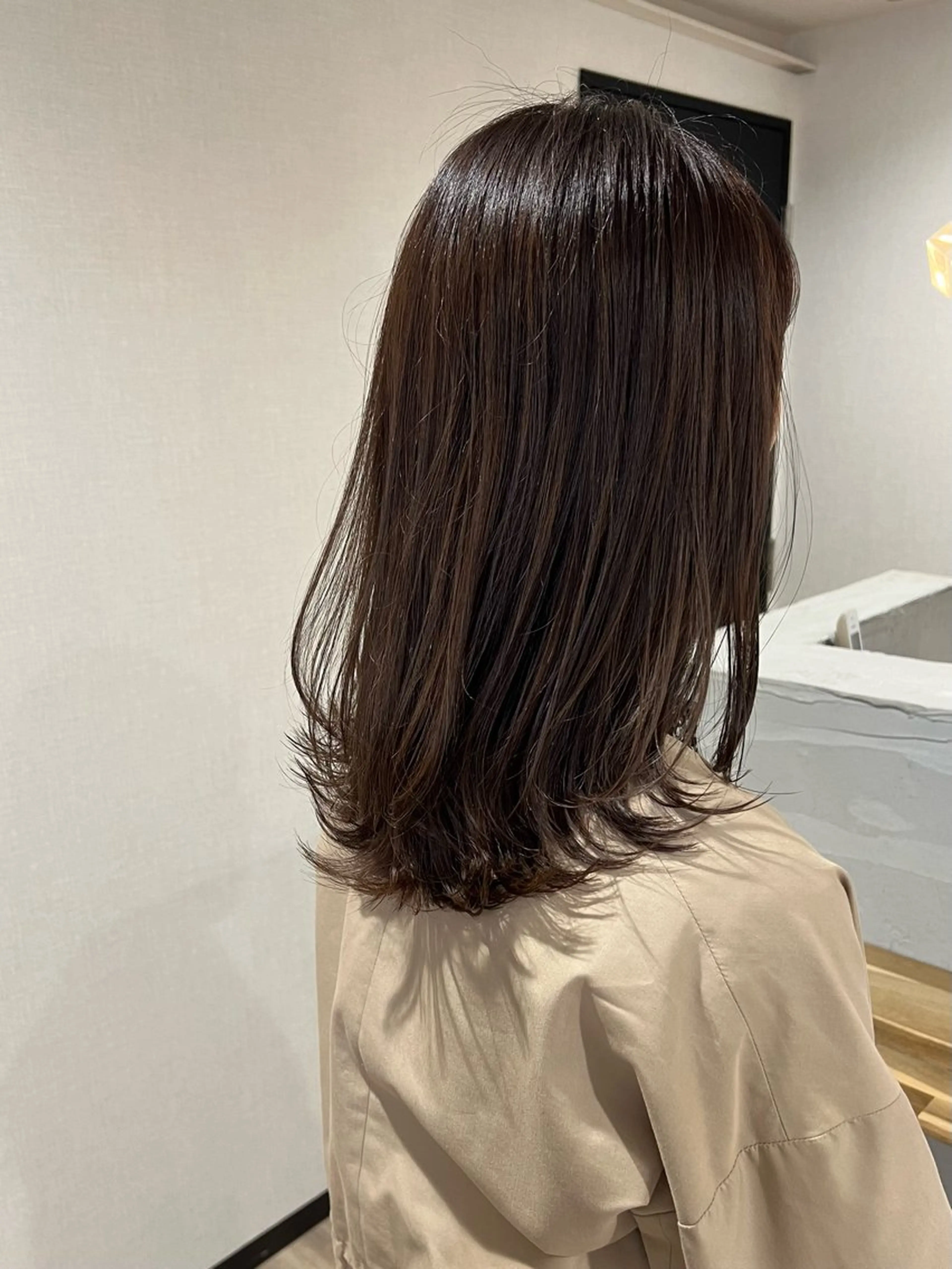 ミディアム カラー レイヤーカット 🌱小顔魅せカット 透明感カラー/泉綺のヘアスタイル