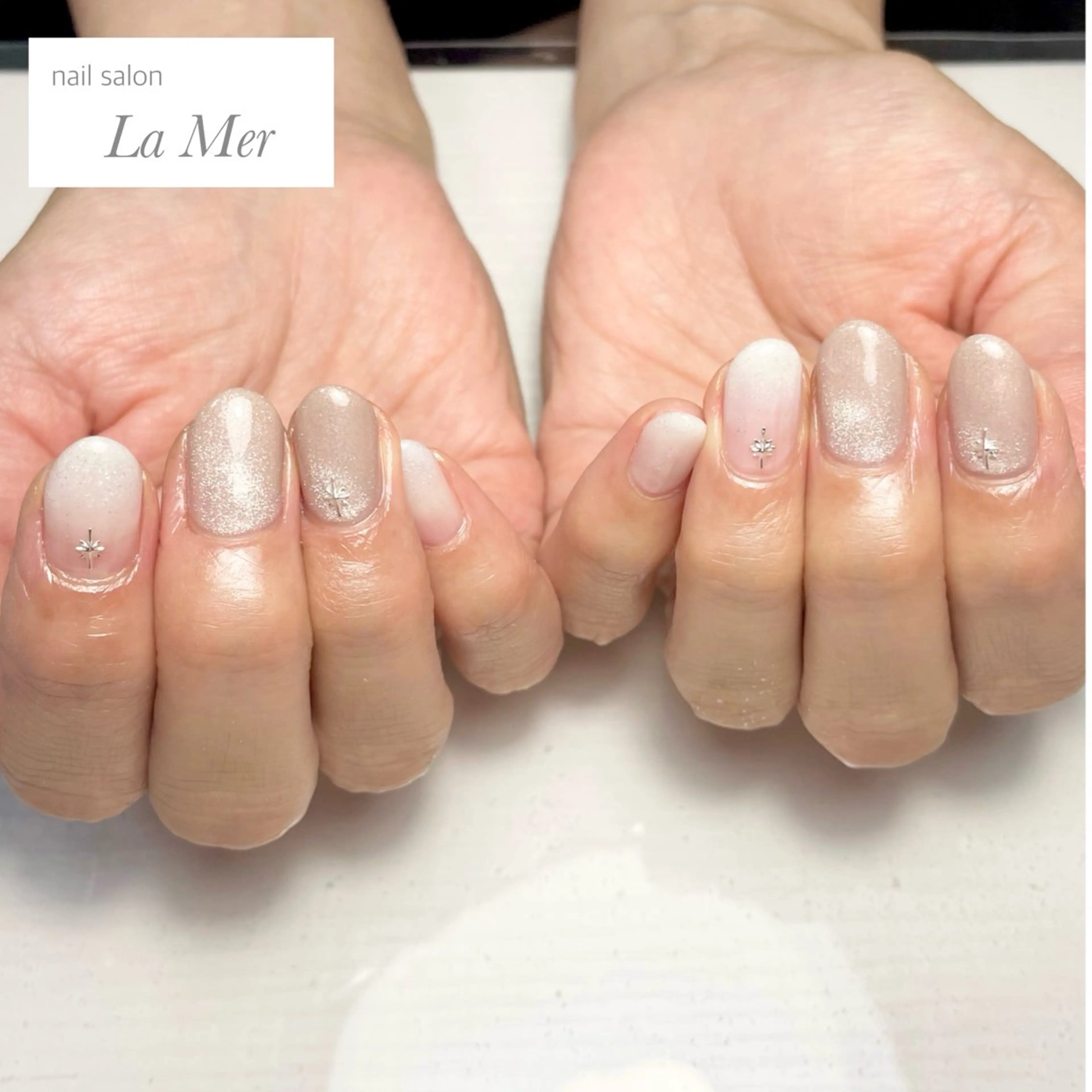 ネイル グラデーション ラメ(グリッター) ラメグラデーション マグネットネイル マグネットワンカラー ハンドネイル nailsalon La Merのネイルデザイン