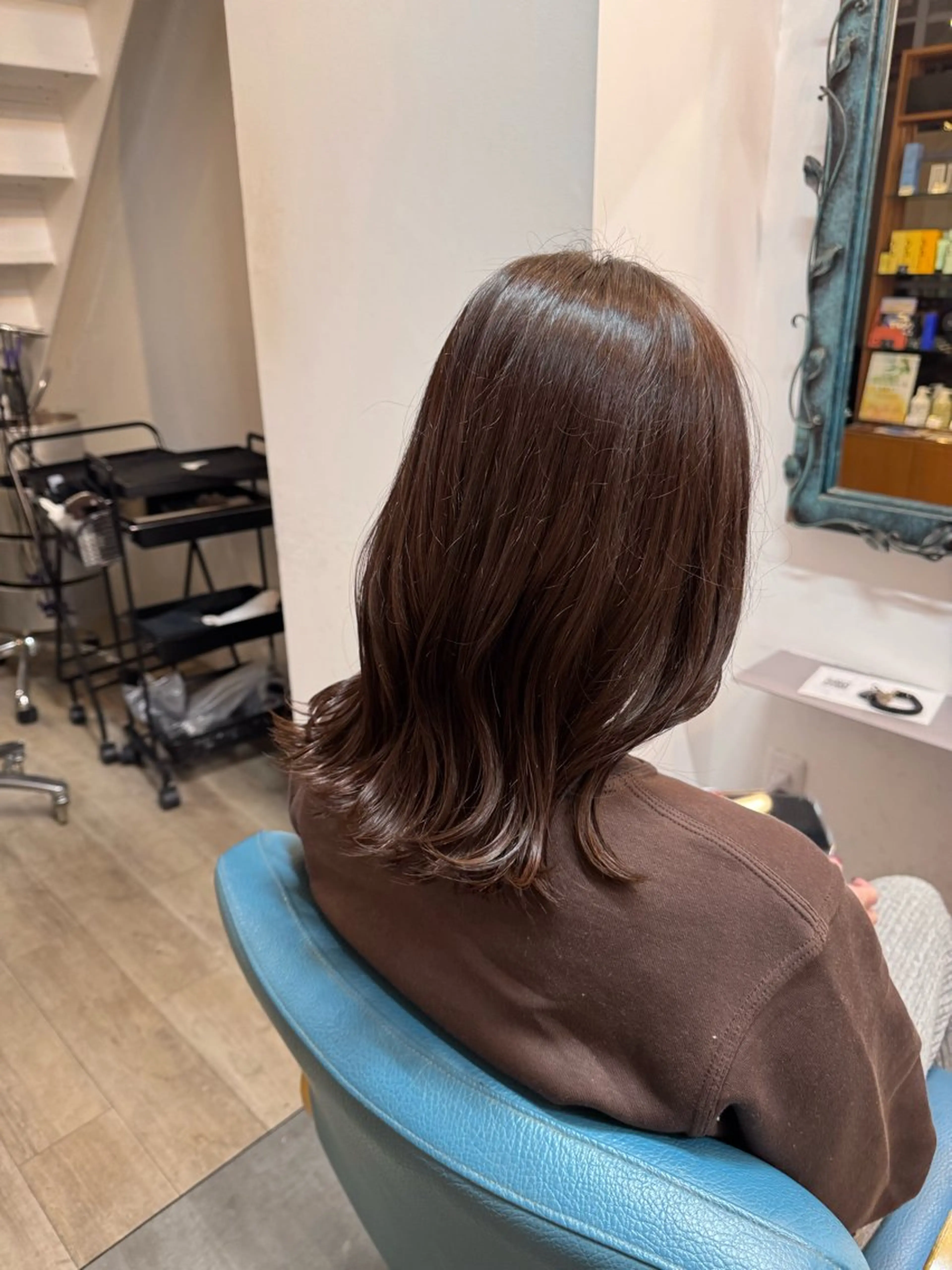 セミロング アッシュ ヘアカラー CHEST　若松 采実の眉毛・アイブロウイメージ