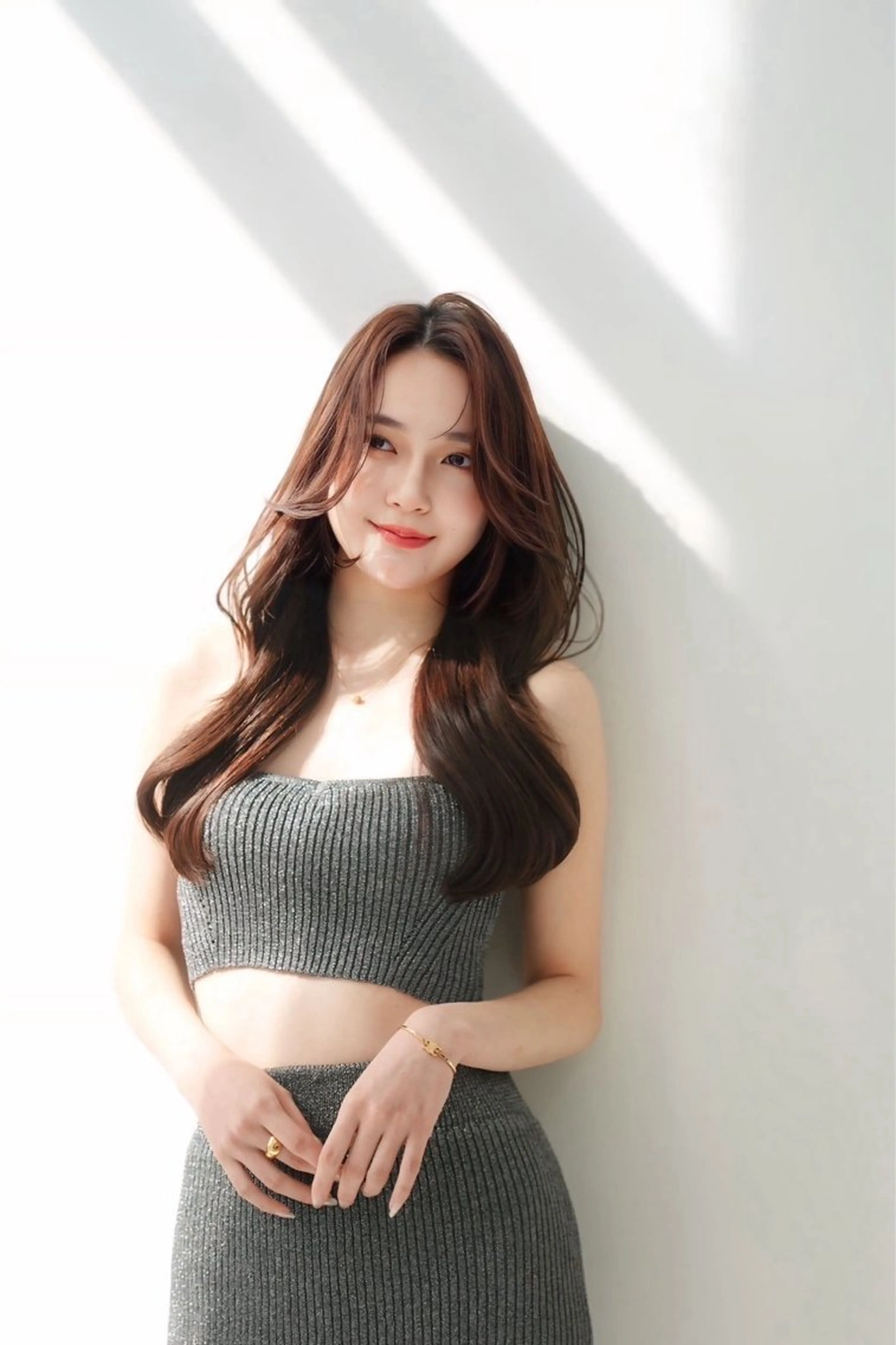 ロング カラー 透明感カラー 顔周りカット 韓国風ヘア 本場の韓国ヘア/顔ま わりカット/リョウヤのヘアスタイル