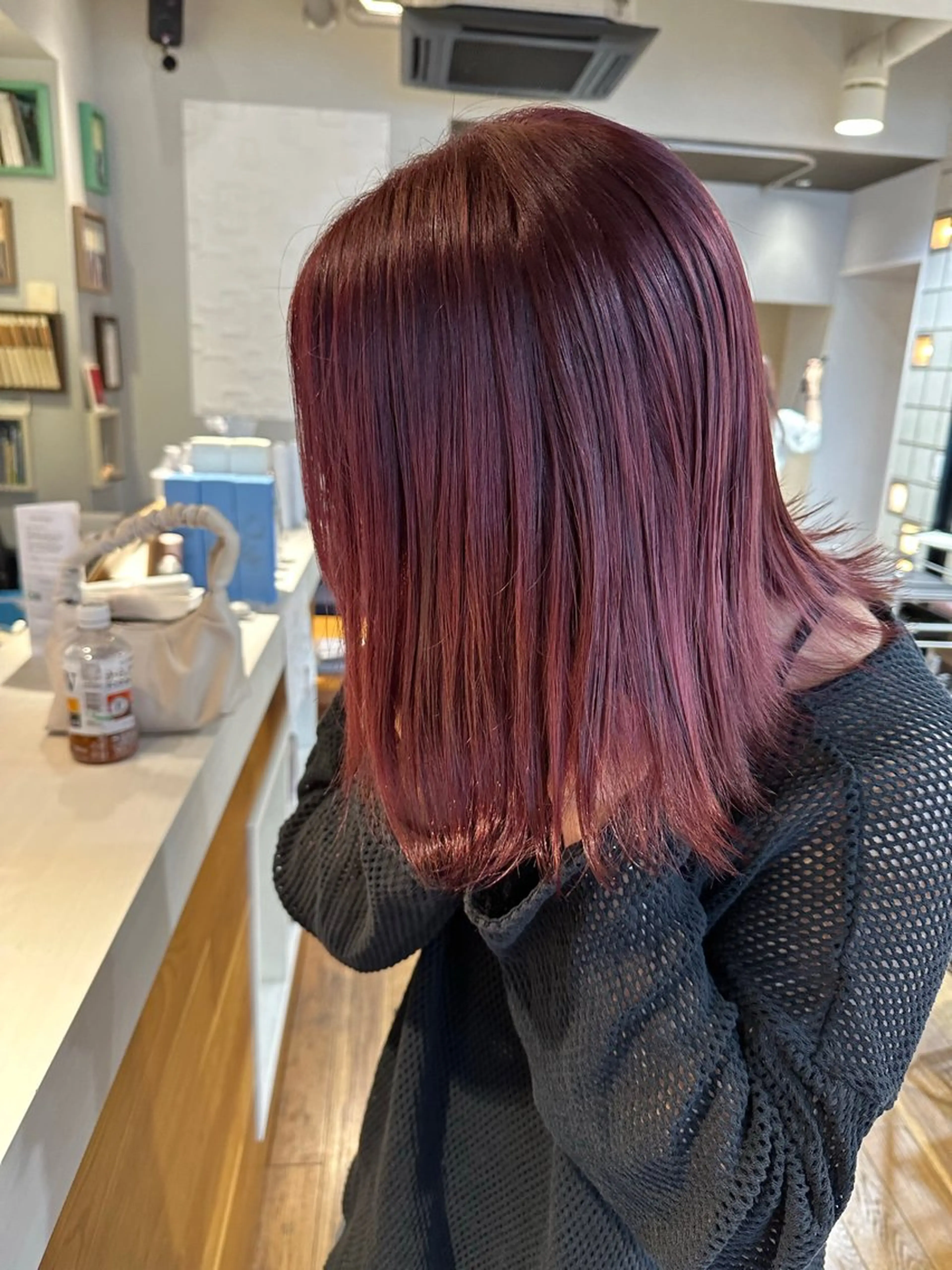 ミディアム カラー ヘアカラー 塩澤 榛奈のヘアスタイル