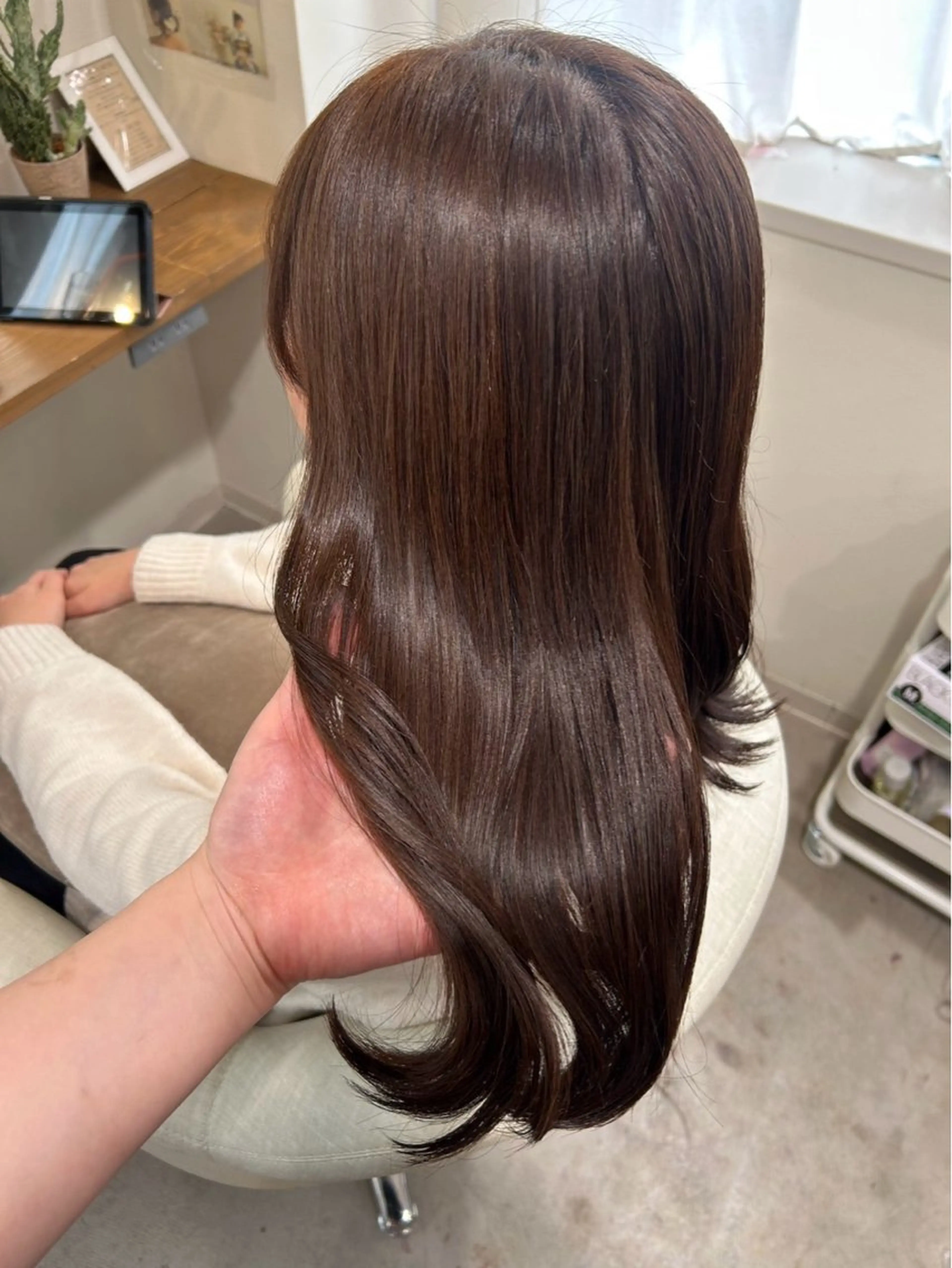 カラー 廣田 真依のヘアスタイル