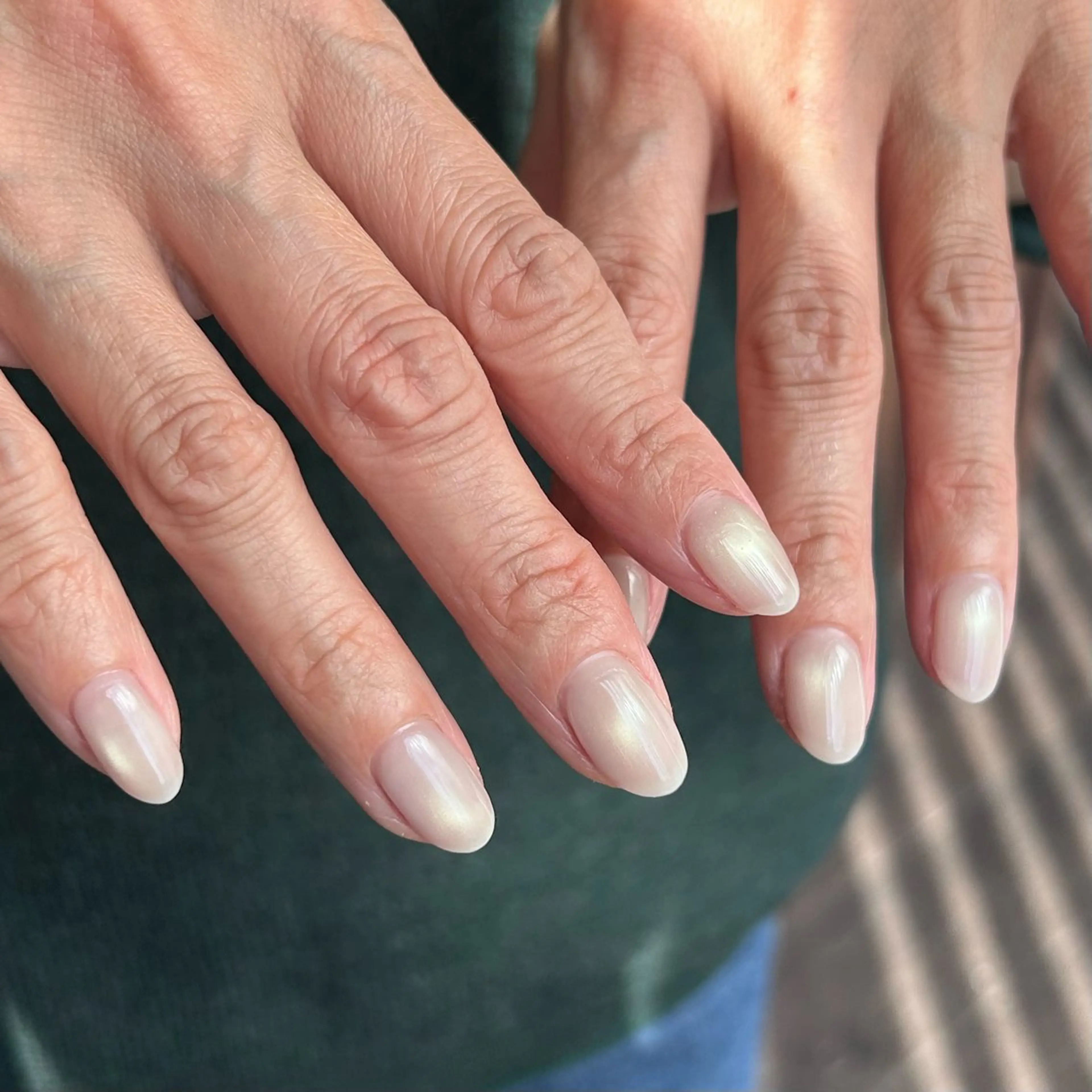 ネイル オーロラネイル マグネットネイル ハンドネイル Yarm As Etelのネイルデザイン