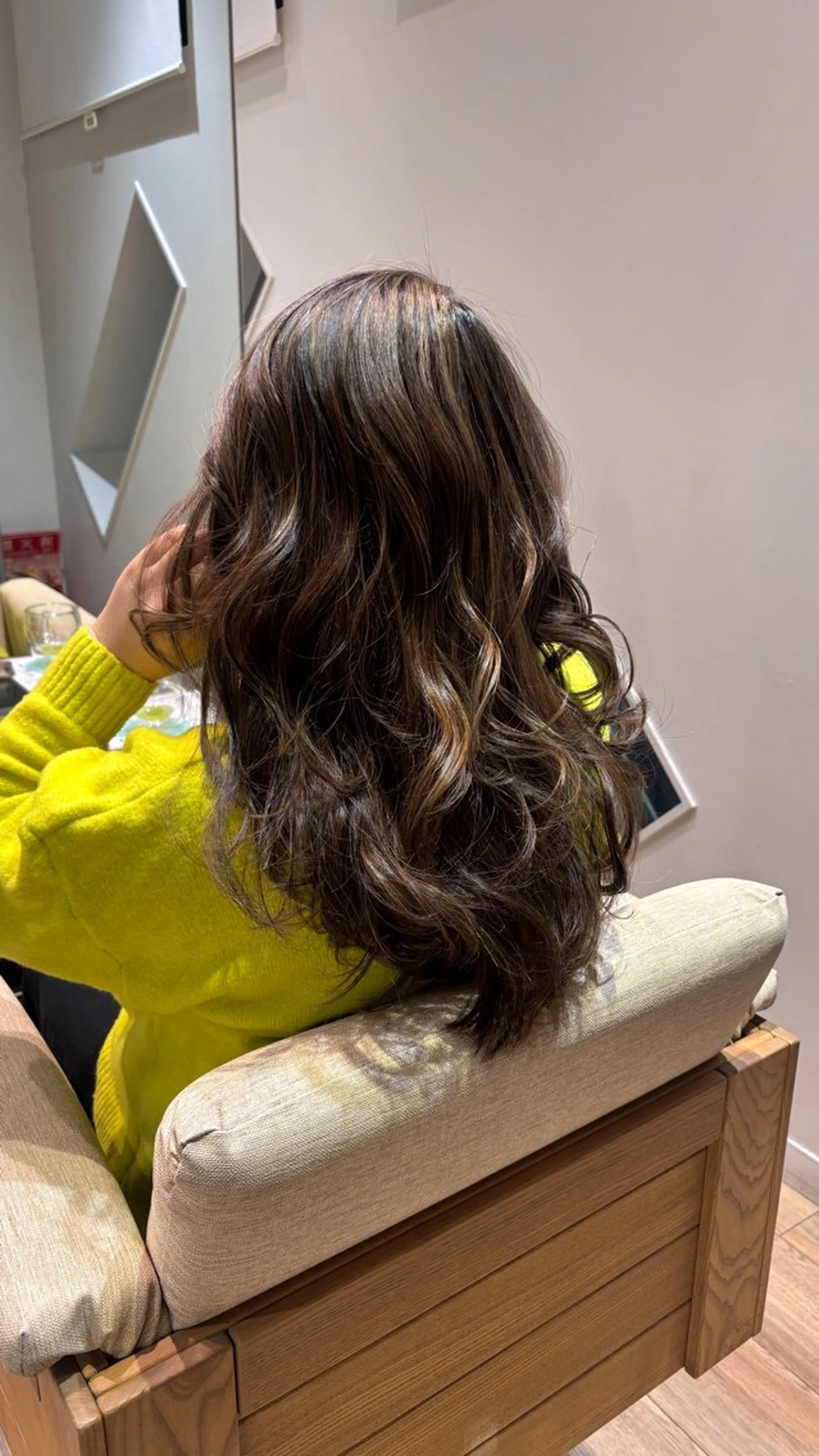 ロング カラー デザインカラー ハイライトカラー ハイライト ヘアカラー M.slash  元町店所属・横浜 ミユのヘアスタイル