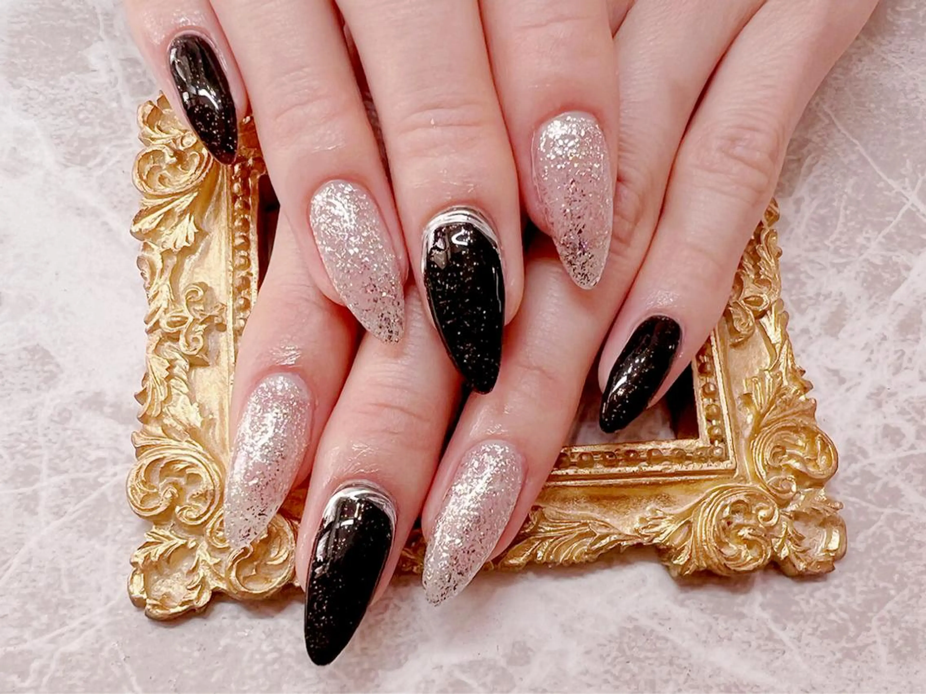 ネイル ハンドネイル マジックミラー所属・マジック ミラーのネイルデザイン