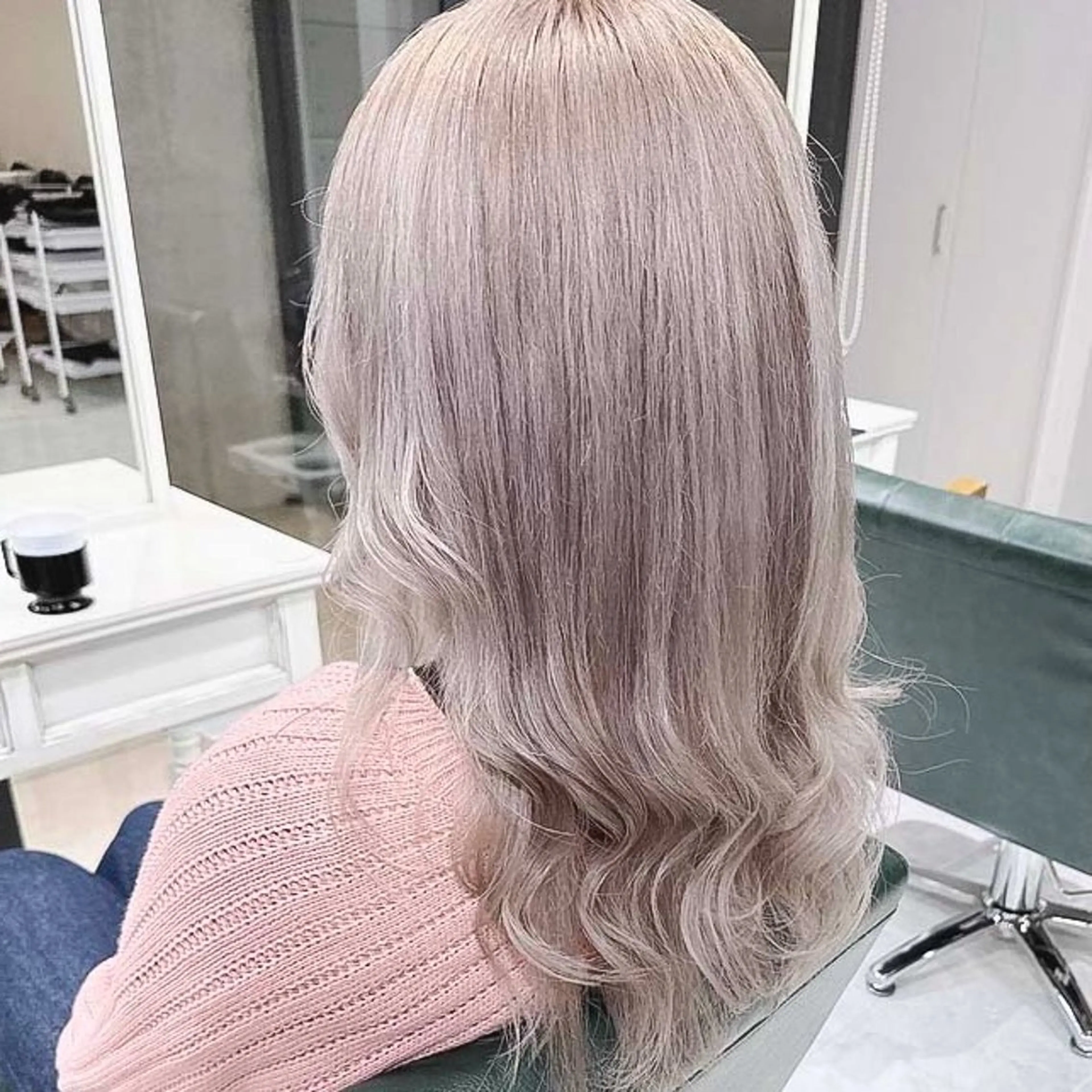 ロング カラー アッシュ アッシュグレー ブリーチ デザインカラー ハイトーンカラー ヘアカラー トリートメント DAYS Men’sのヘアスタイル