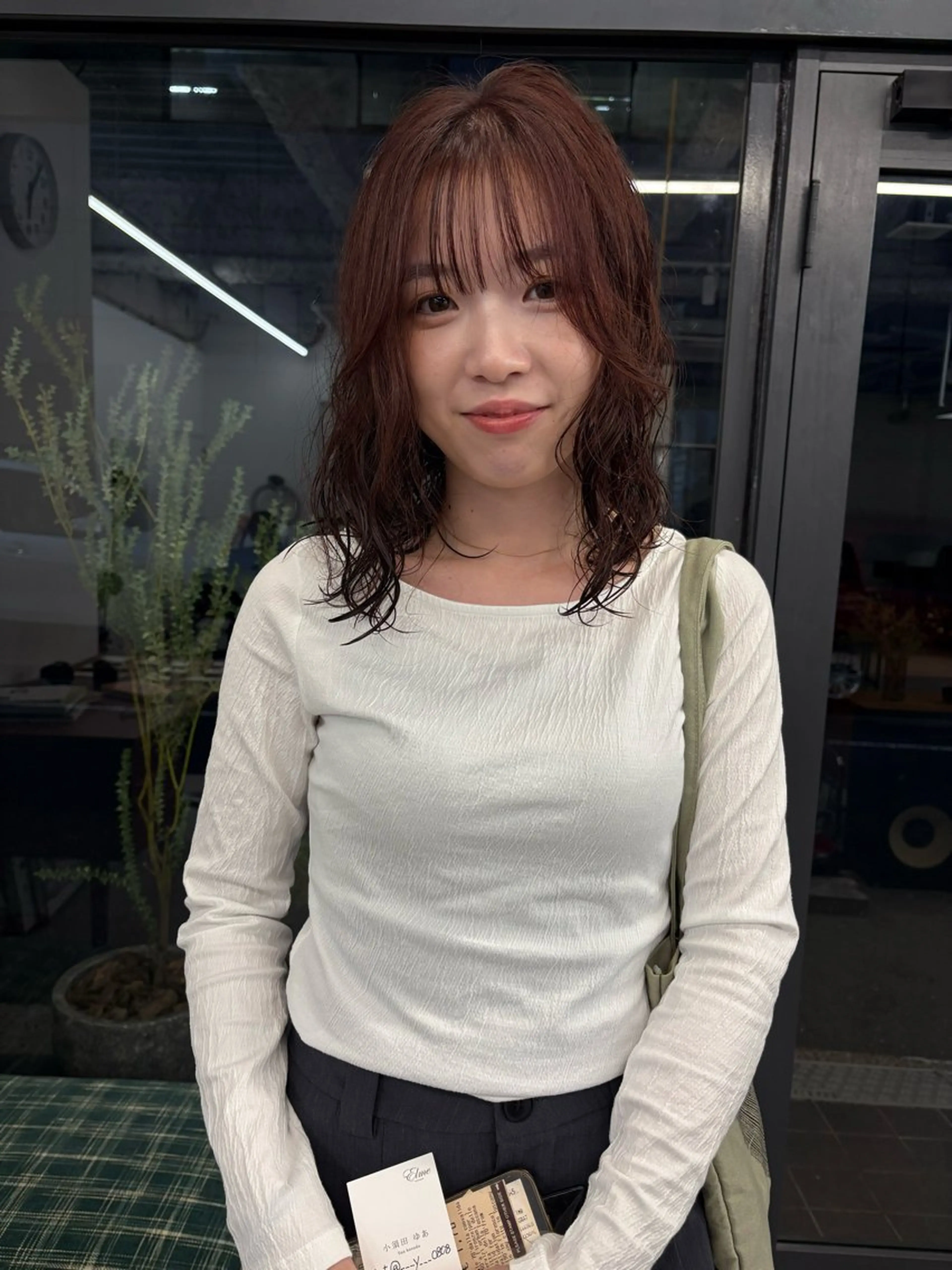 ミディアム パーマ ミディアムパーマ ニュアンスパーマ カット パーマ パーマ、ボブ、透明感 カラー、小須田ゆあのヘアスタイル