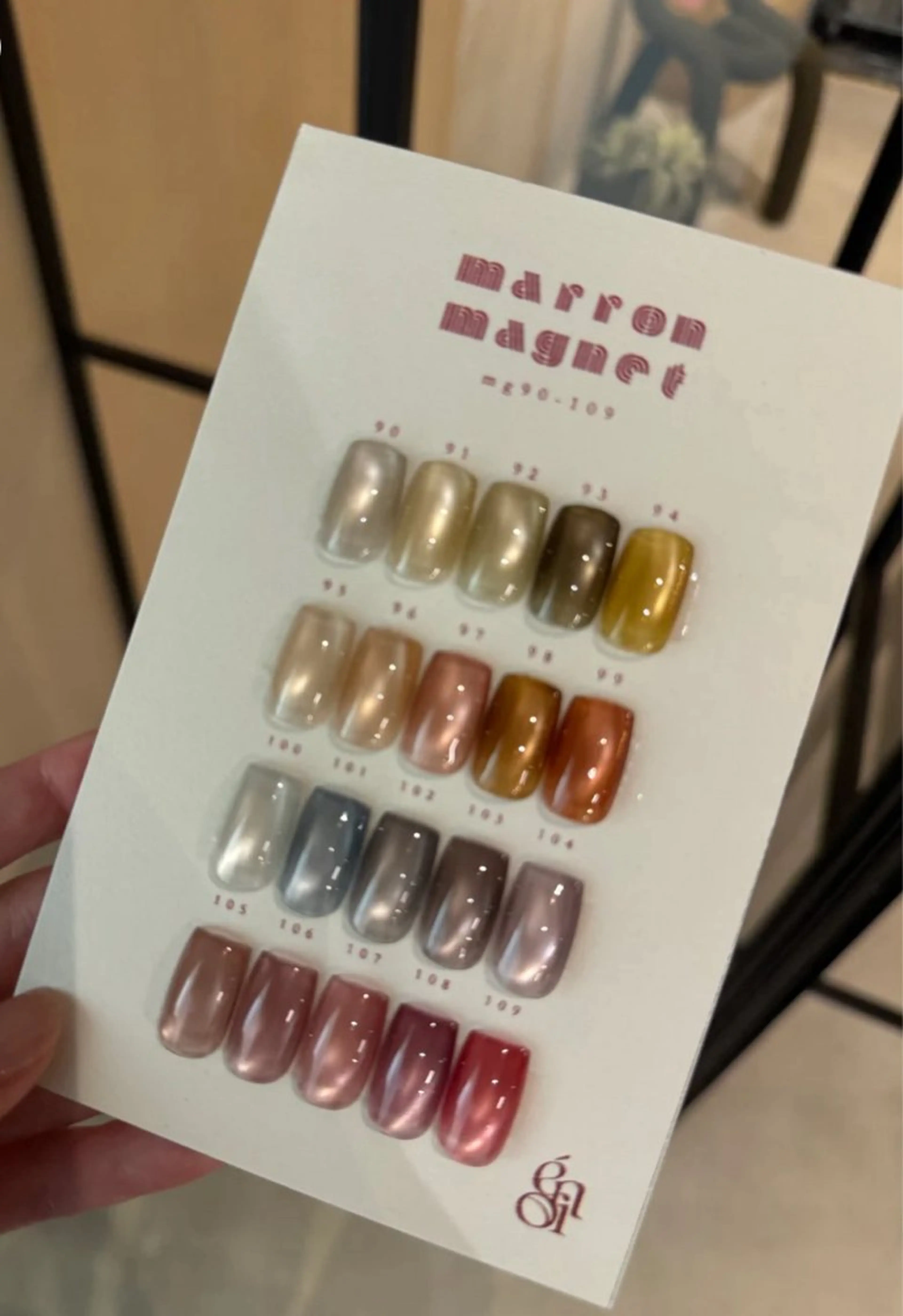 ネイル マグネットネイル urun eriのネイルデザイン