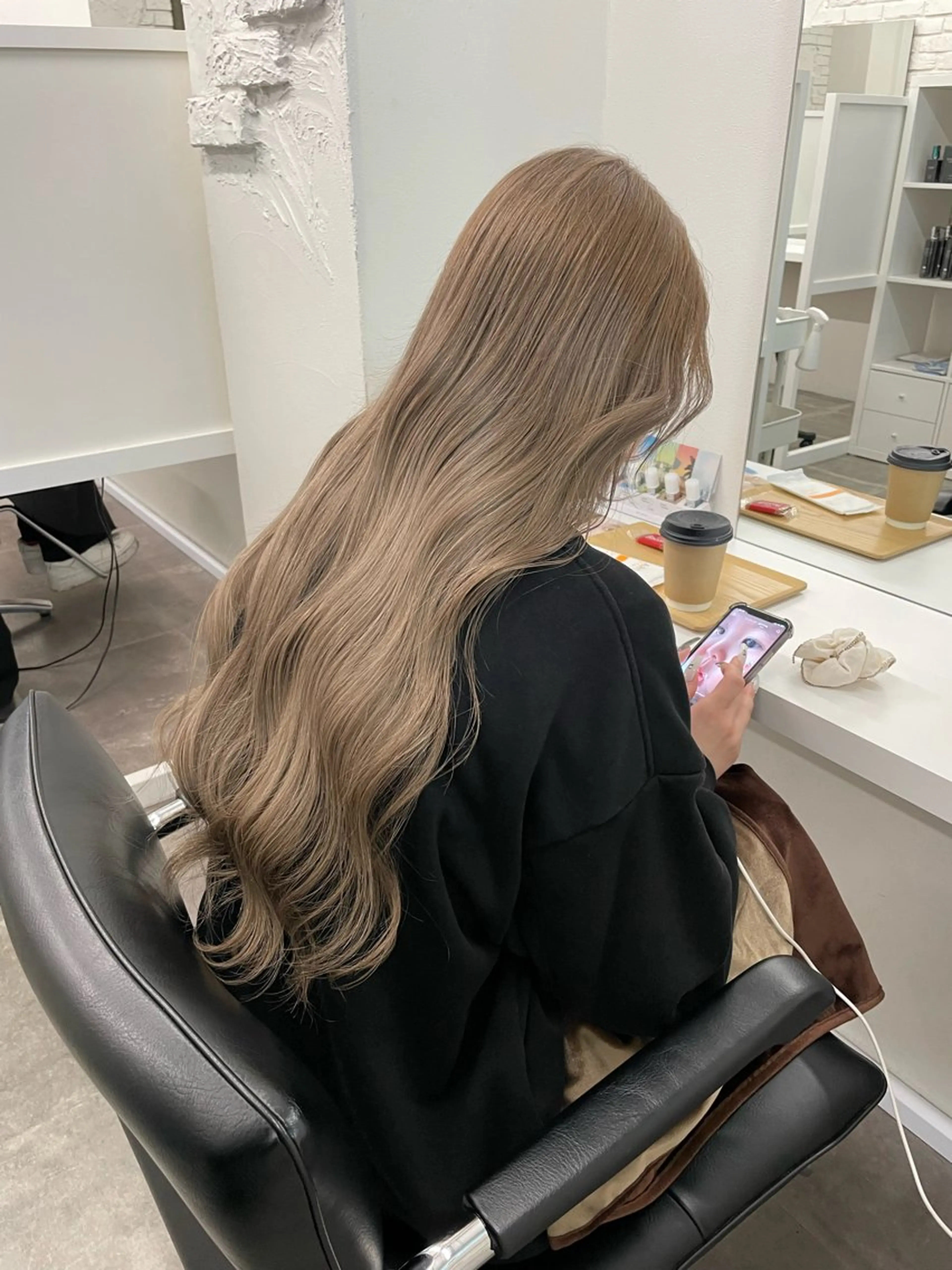 ロング カラー ベージュカラー ミルクティーベージュ 梅田/ミルクティー ベージュ sayaのヘアスタイル