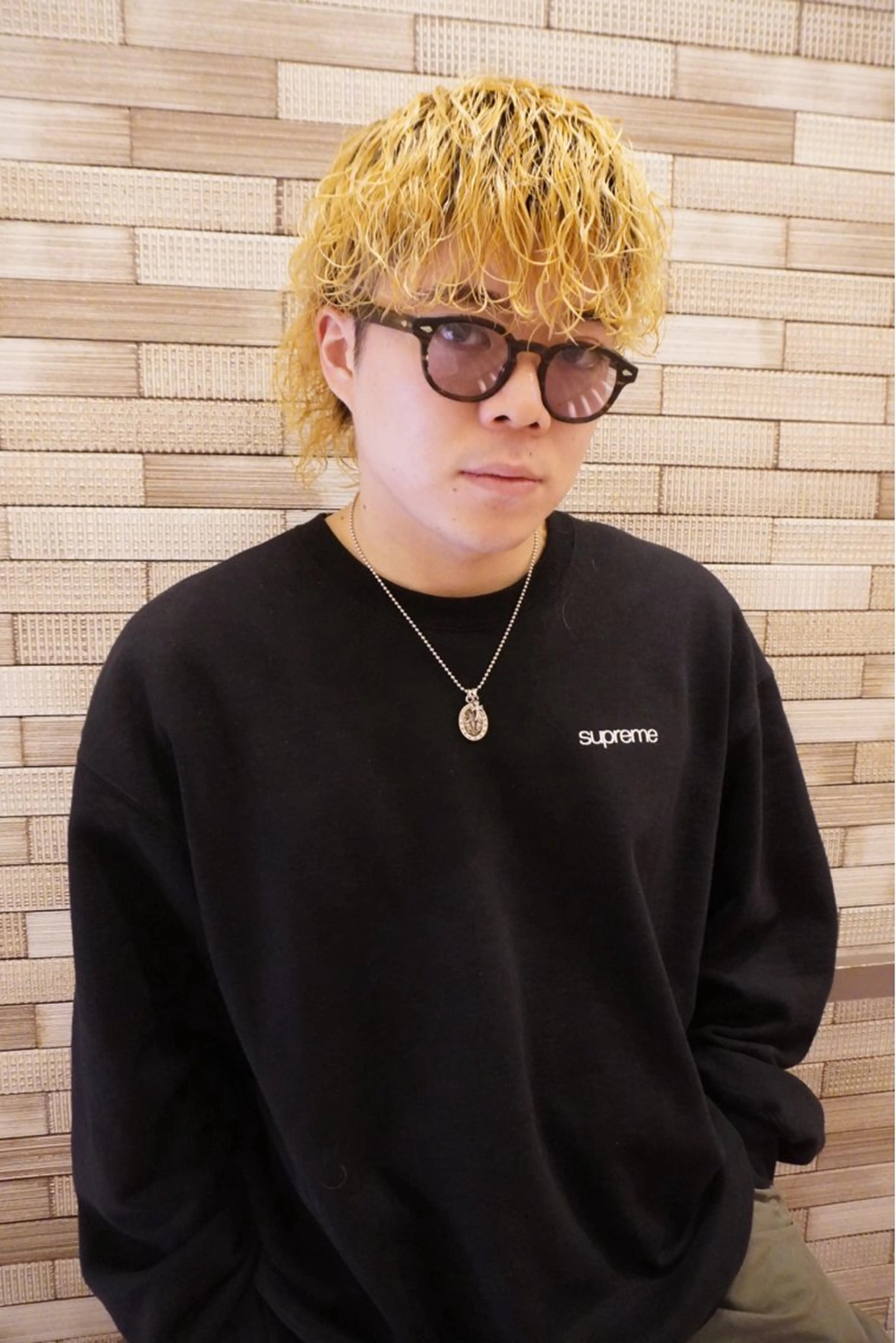 ミディアム カラー パーマ メンズ ミディアムパーマ メンズブリーチ メンズパーマ 波巻きパーマ ブリーチ カット パーマ トリートメント 🔹YUTA🔹 メンズパーマのヘアスタイル