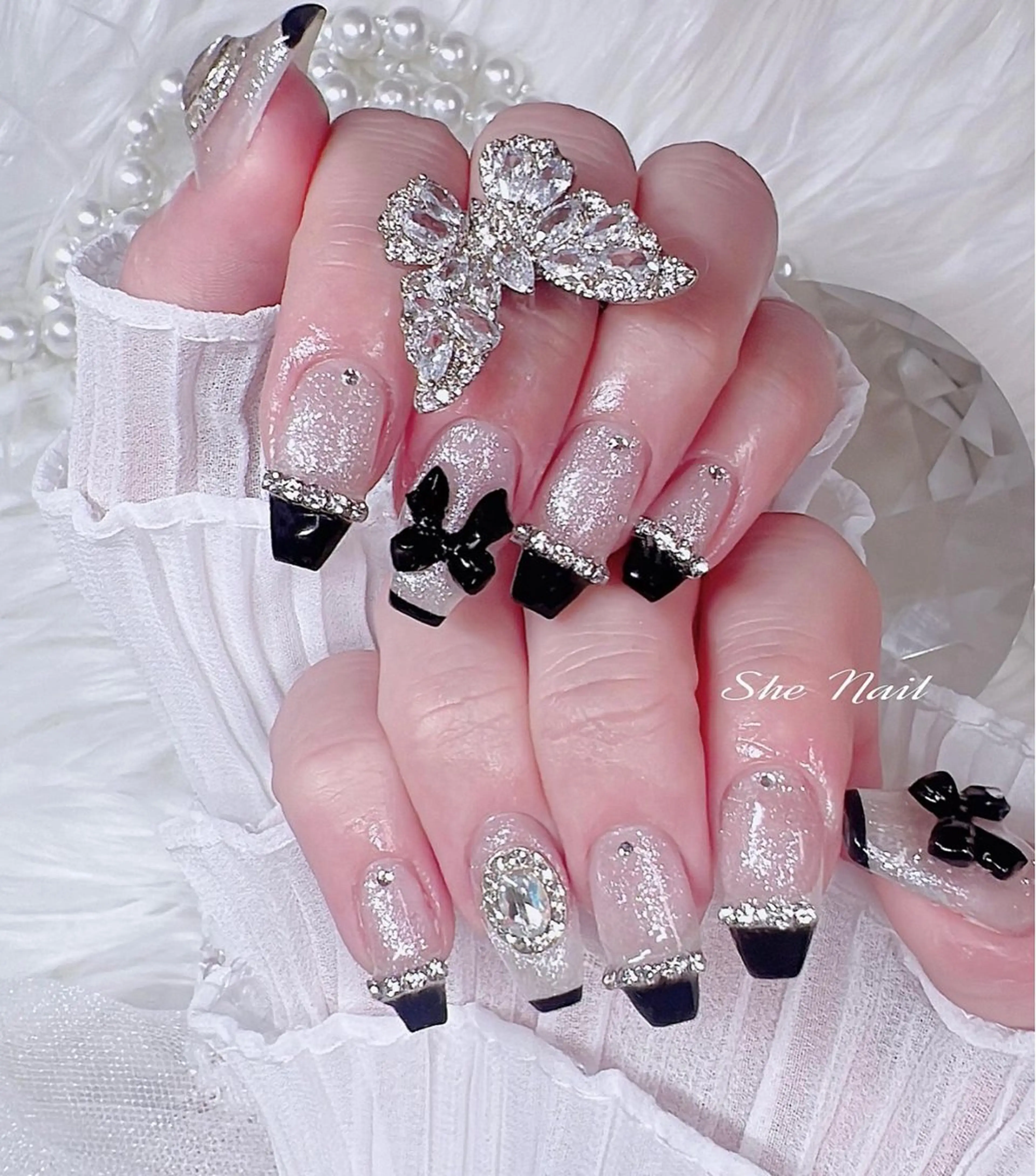 ネイル チークネイル 長さ出し フレンチネイル ガラスフレンチ キラキラネイル ハンドネイル She   Nail所属・ISA_ BELLAのネイルデザイン