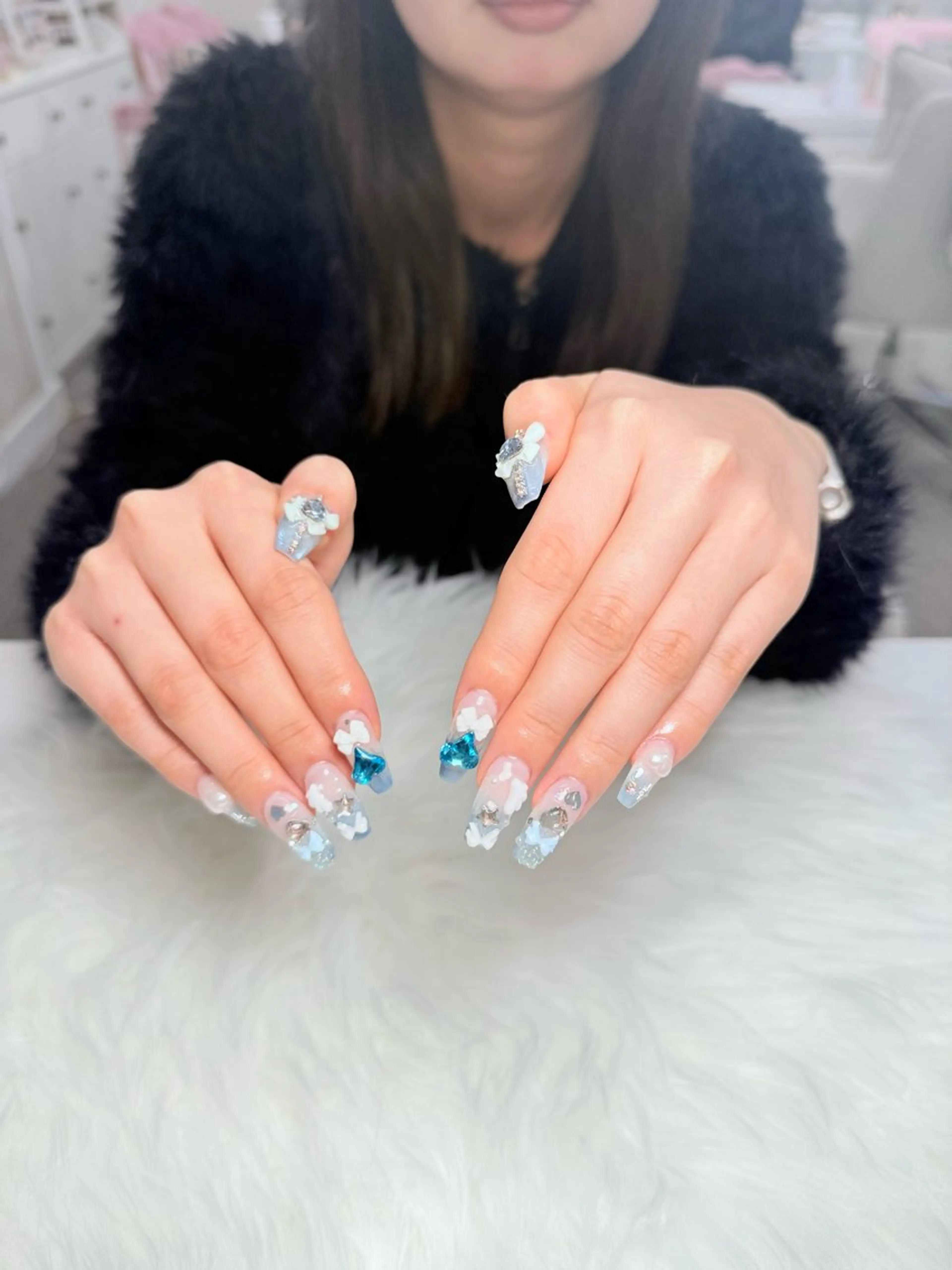 ネイル AURA NAIL🎀💅のネイルデザイン