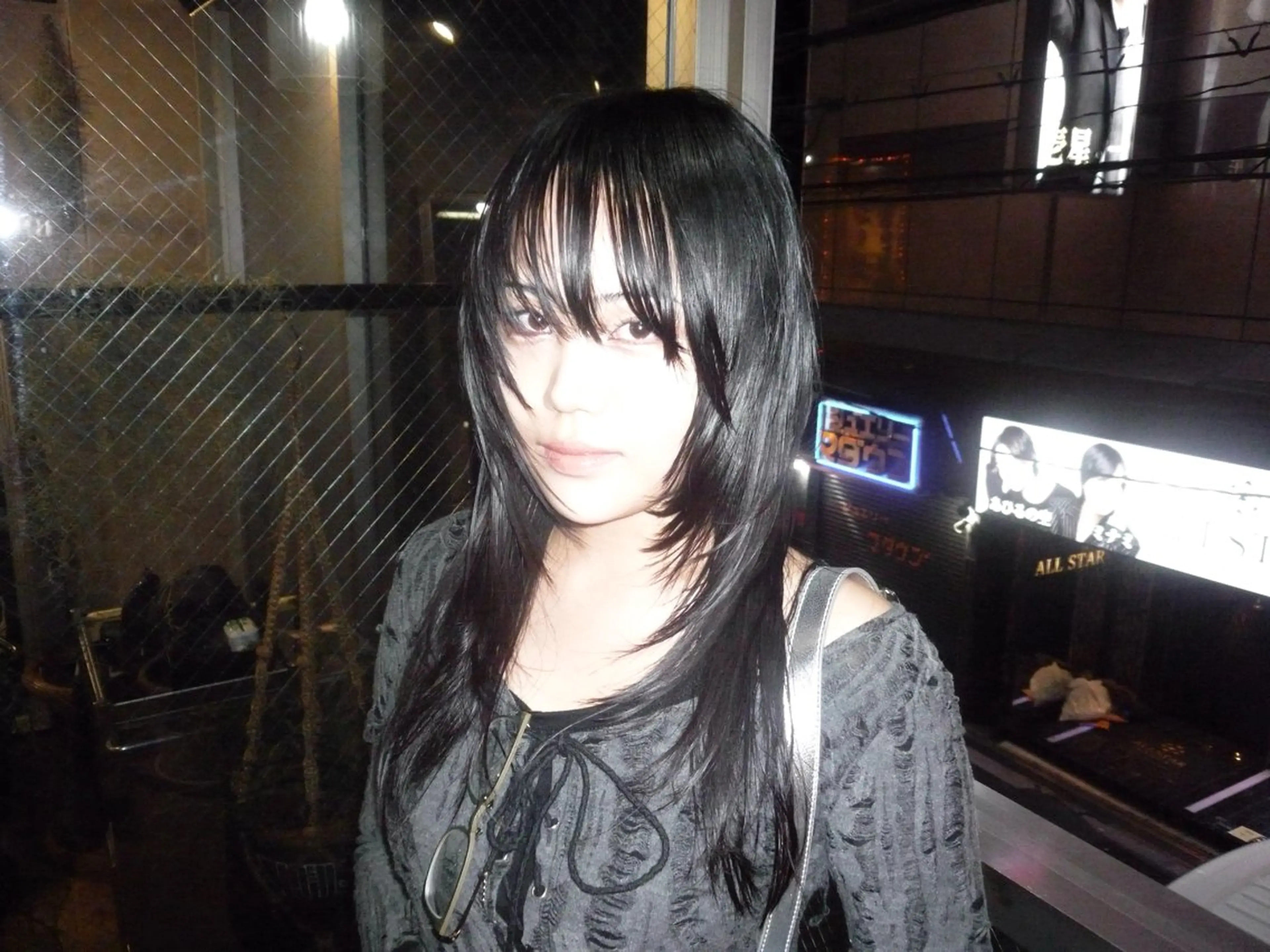 ロング レイヤーカット うざバング GIVET所属・心斎橋/ハイトーン/ レイヤーカットのヘアスタイル