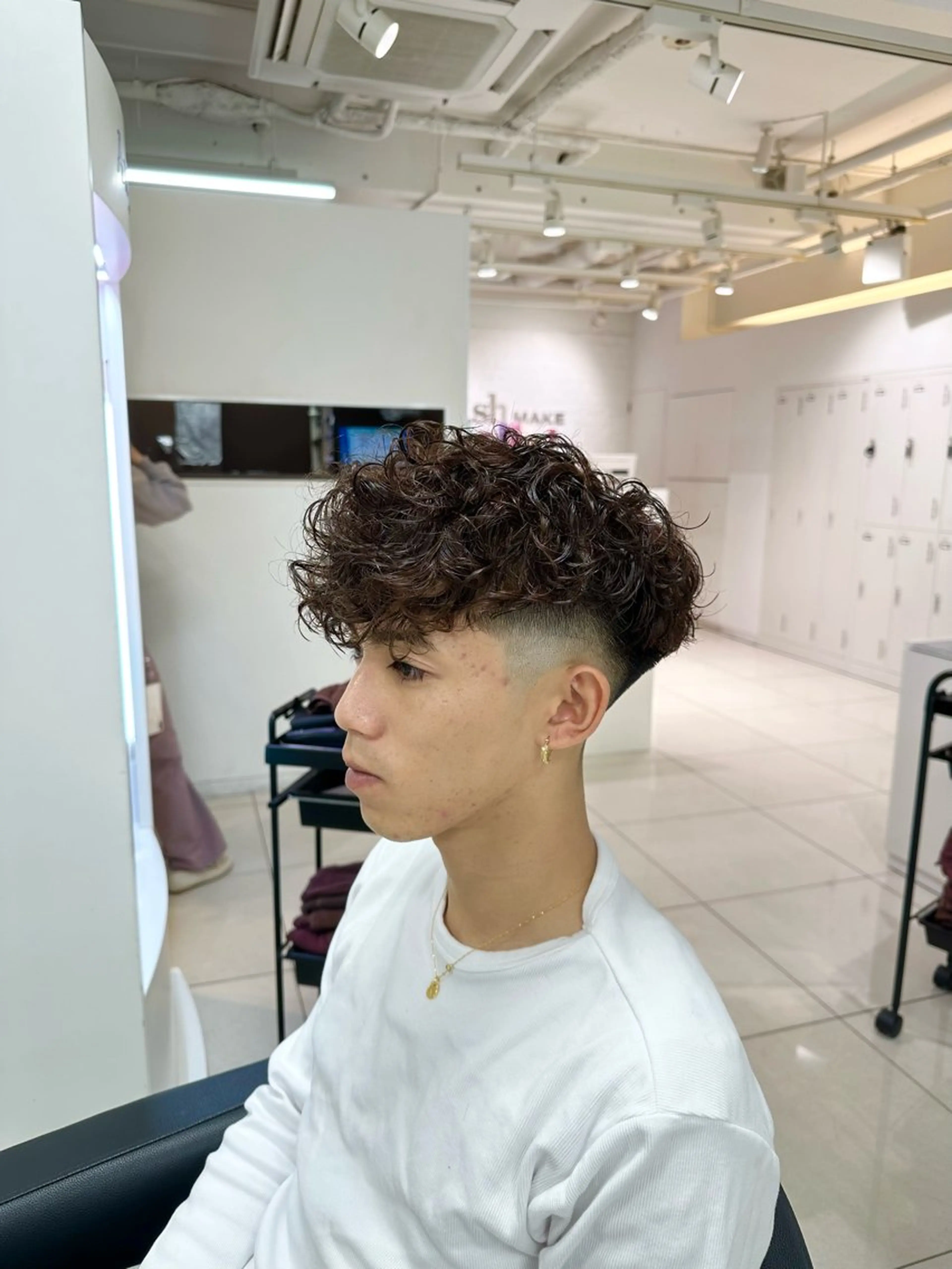 ショート カラー パーマ メンズ スペインカール ブラウンカラー カット ヘアカラー パーマ トリートメント フェザーパーマ職人 🪶ryosukeのヘアスタイル