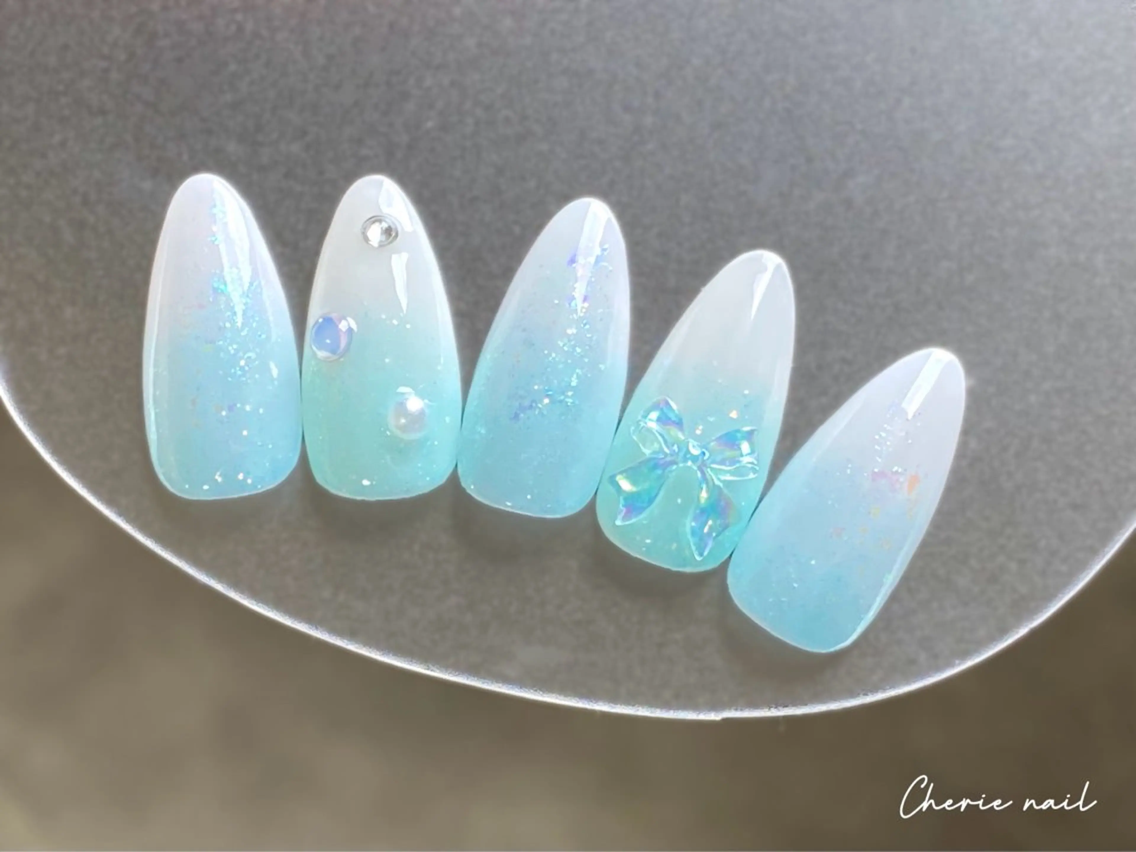 ネイル ジェルネイル グラデーション ラメ(グリッター) 夏ネイル ハンドネイル Cherienail yunaのネイルデザイン