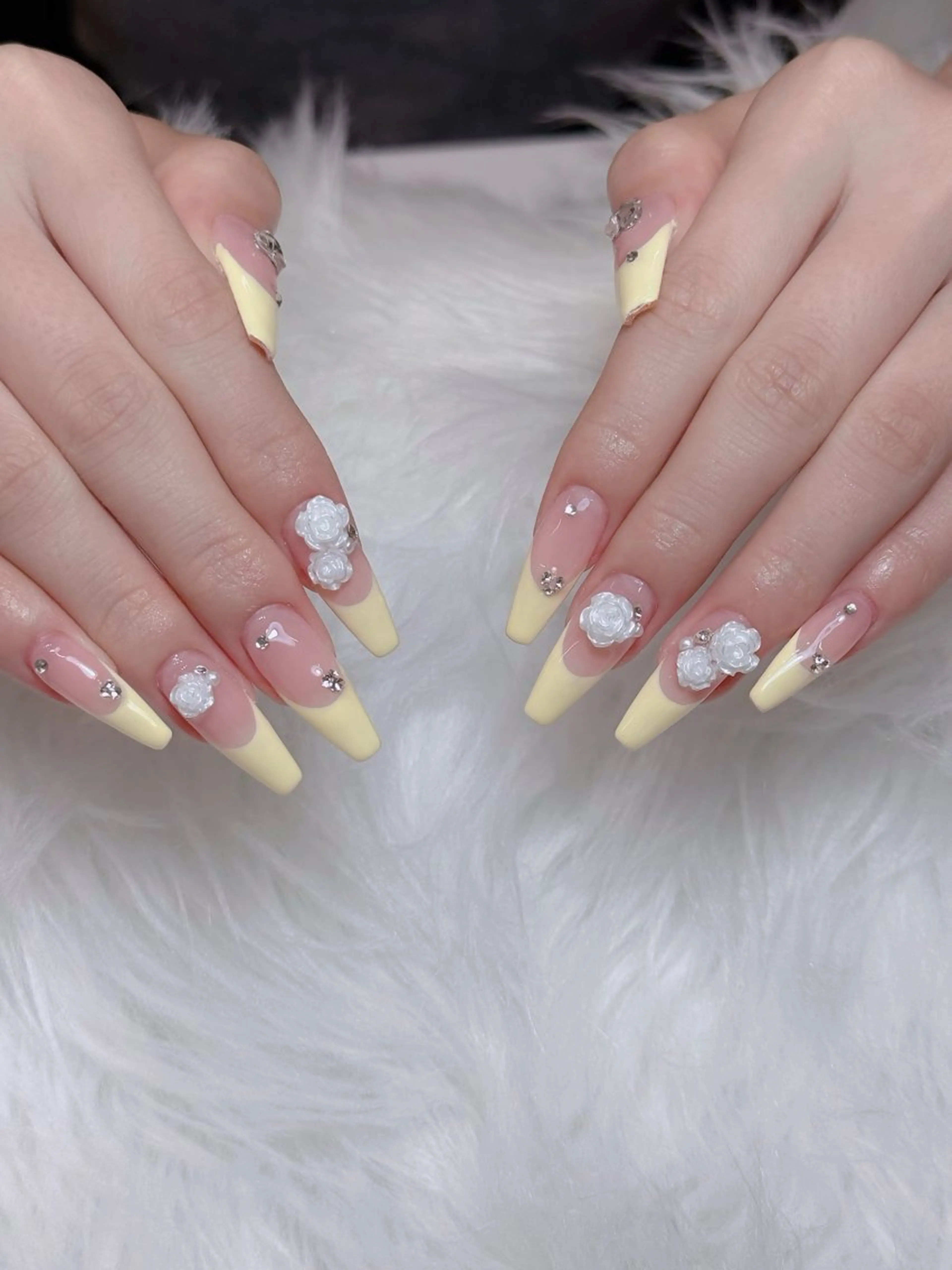 ネイル オーロラネイル チークネイル フットネイル フレンチネイル 韓国ネイル ハンドネイル Lumi Nailのネイルデザイン