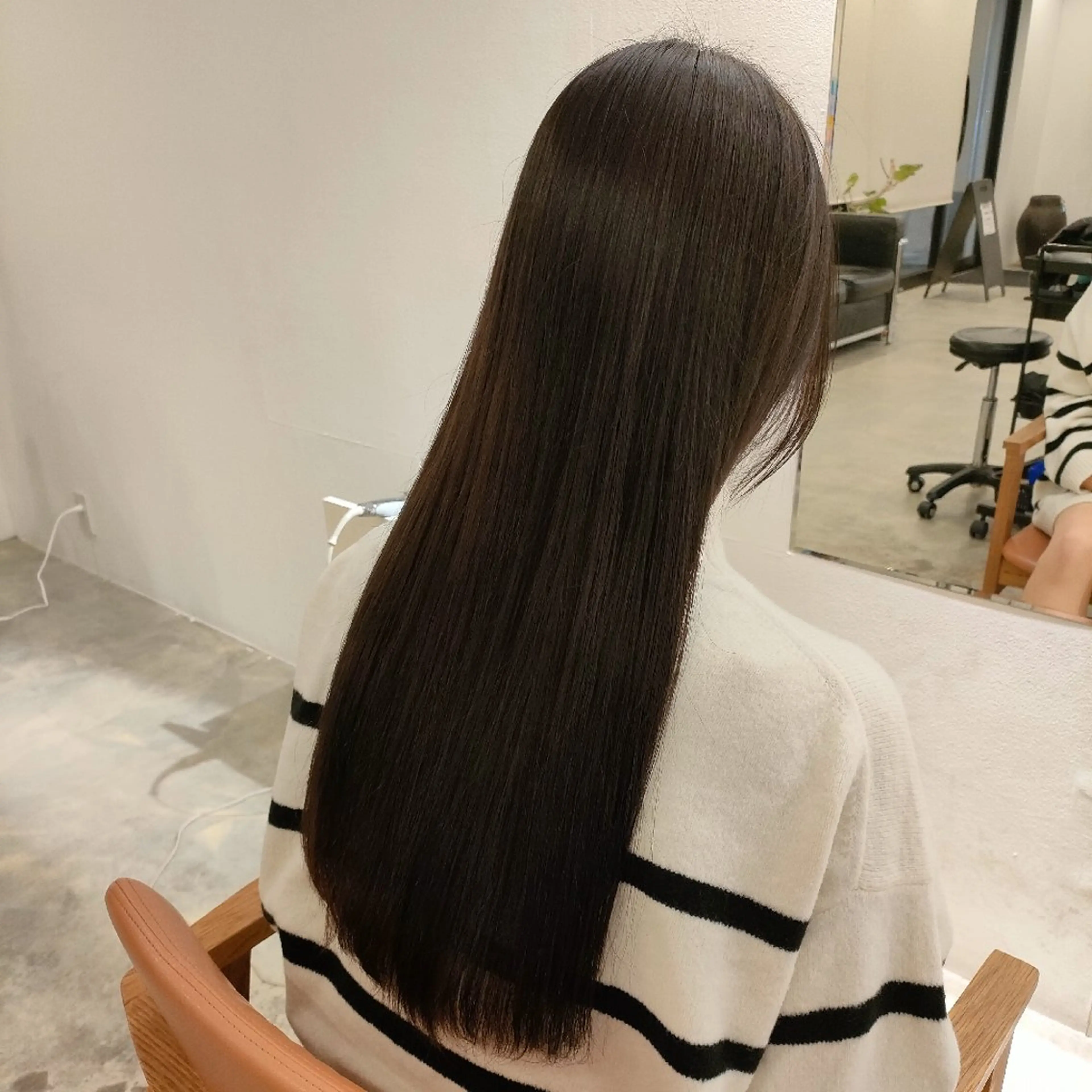 🧚‍♀️12月限定!!🧚‍♀️ カット＋艶髪ストレート ￥21450 ⇒ ￥11000の写真